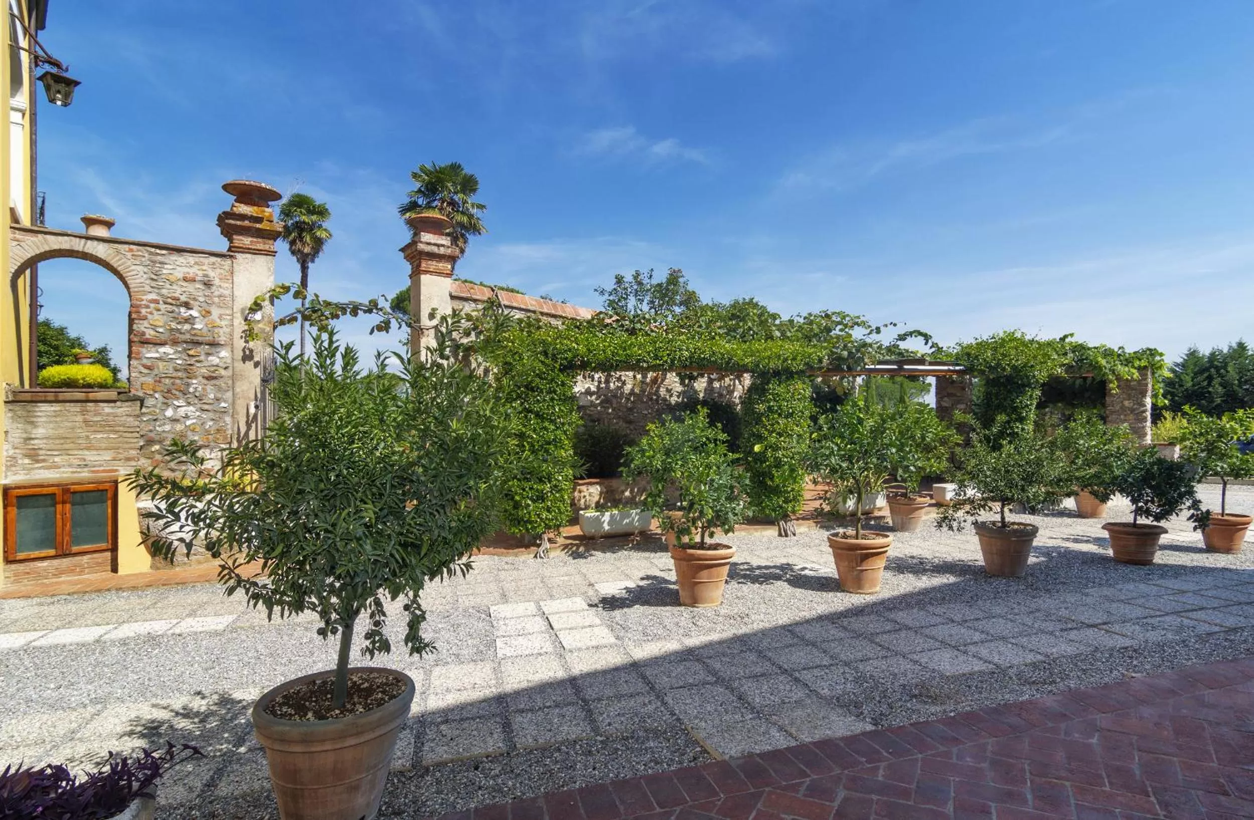 Patio in Hotel Villa Cheli