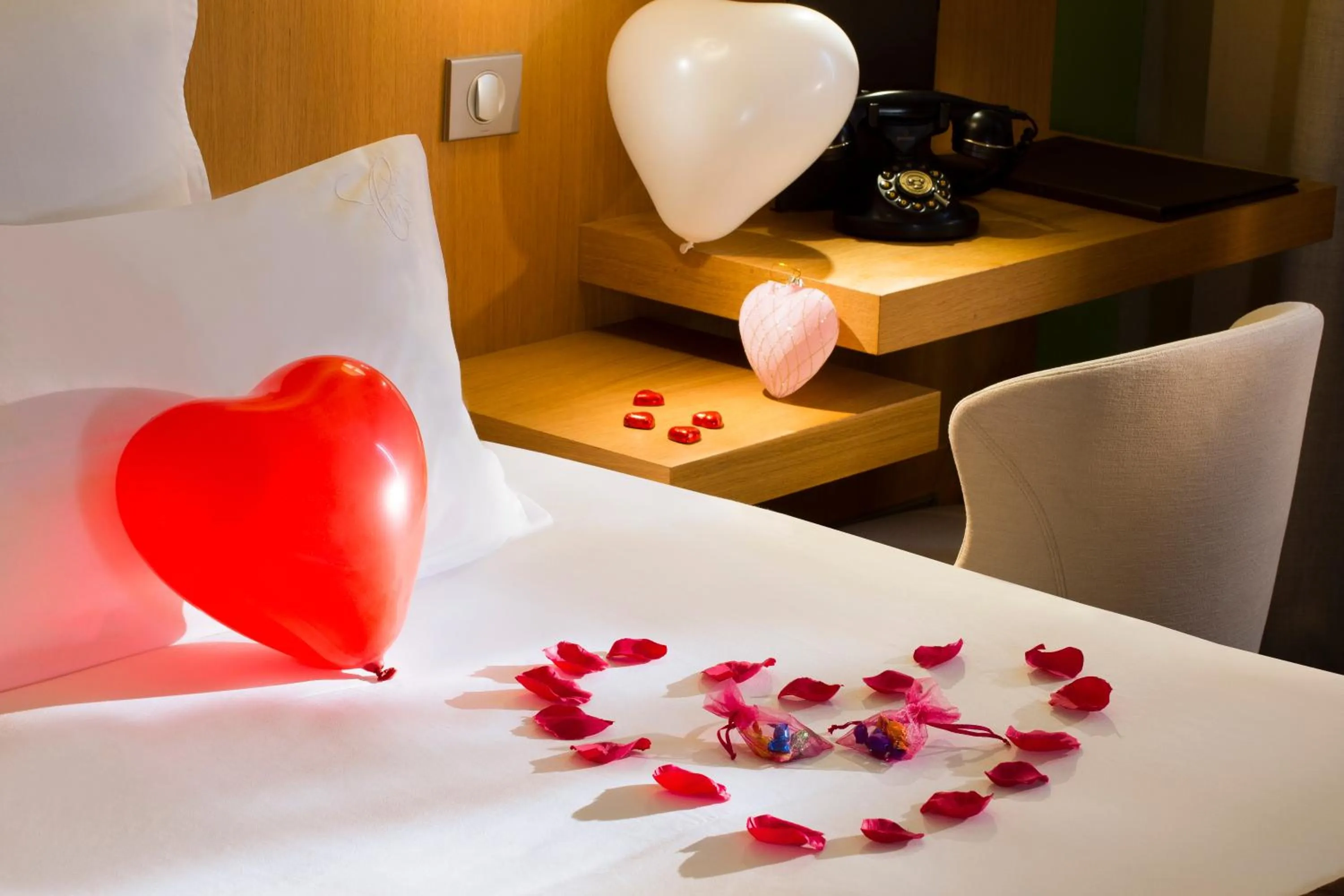 Decorative detail, Bed in Hôtel Cordelia Opéra-Madeleine