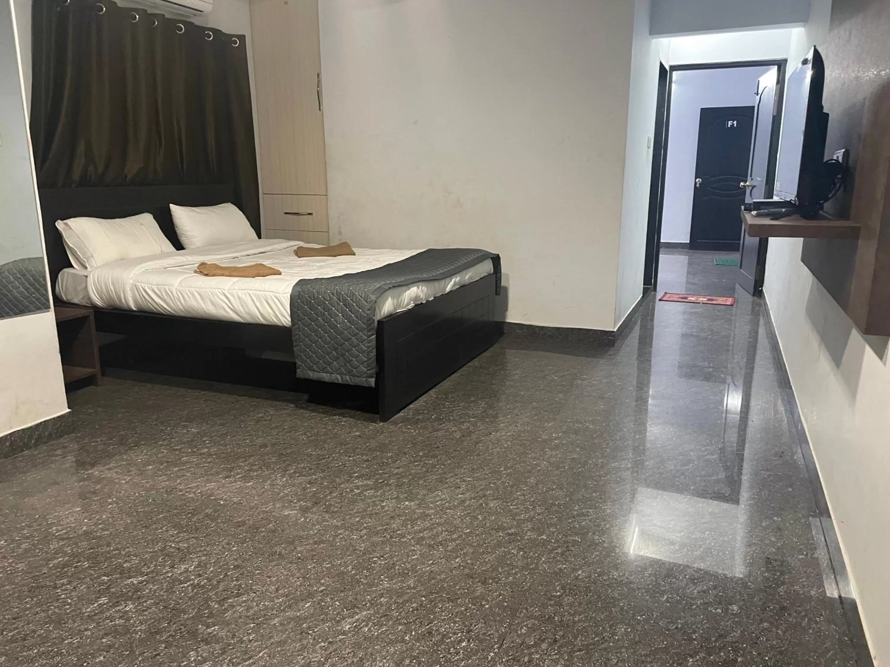 Bed in Calangute Beach Corner