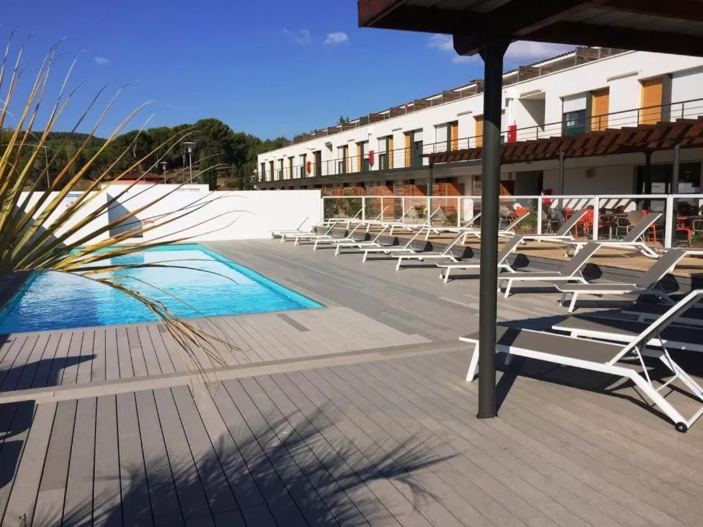 Property building, Swimming Pool in Les Terrasses D'Aix - Studio avec Grande Terrasse privée
