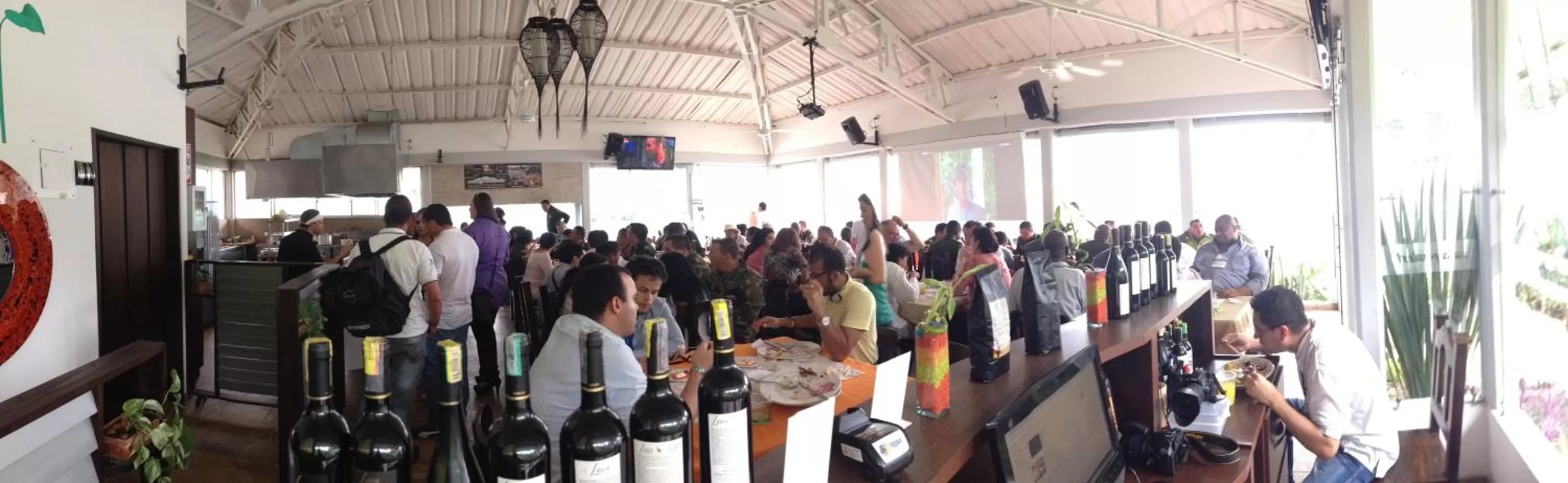 Restaurant/places to eat in Sky Club Eco Hotel