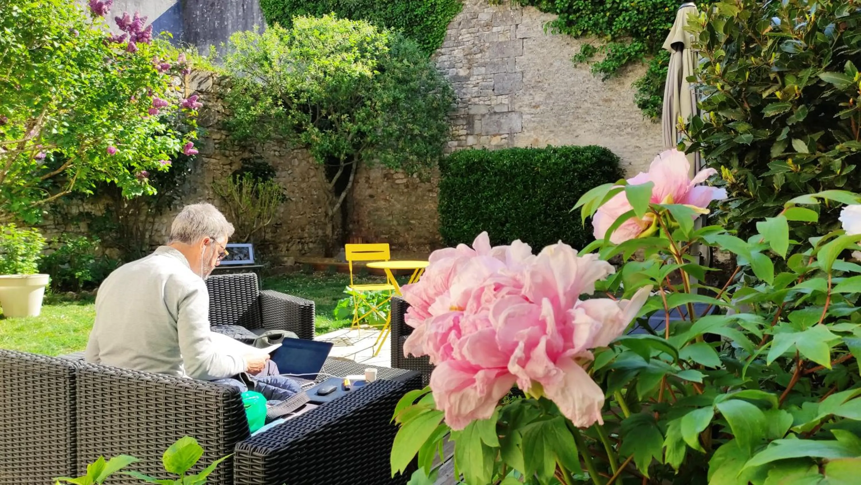 Garden in The Originals Boutique, Hôtel Roca-Fortis, Rochefort