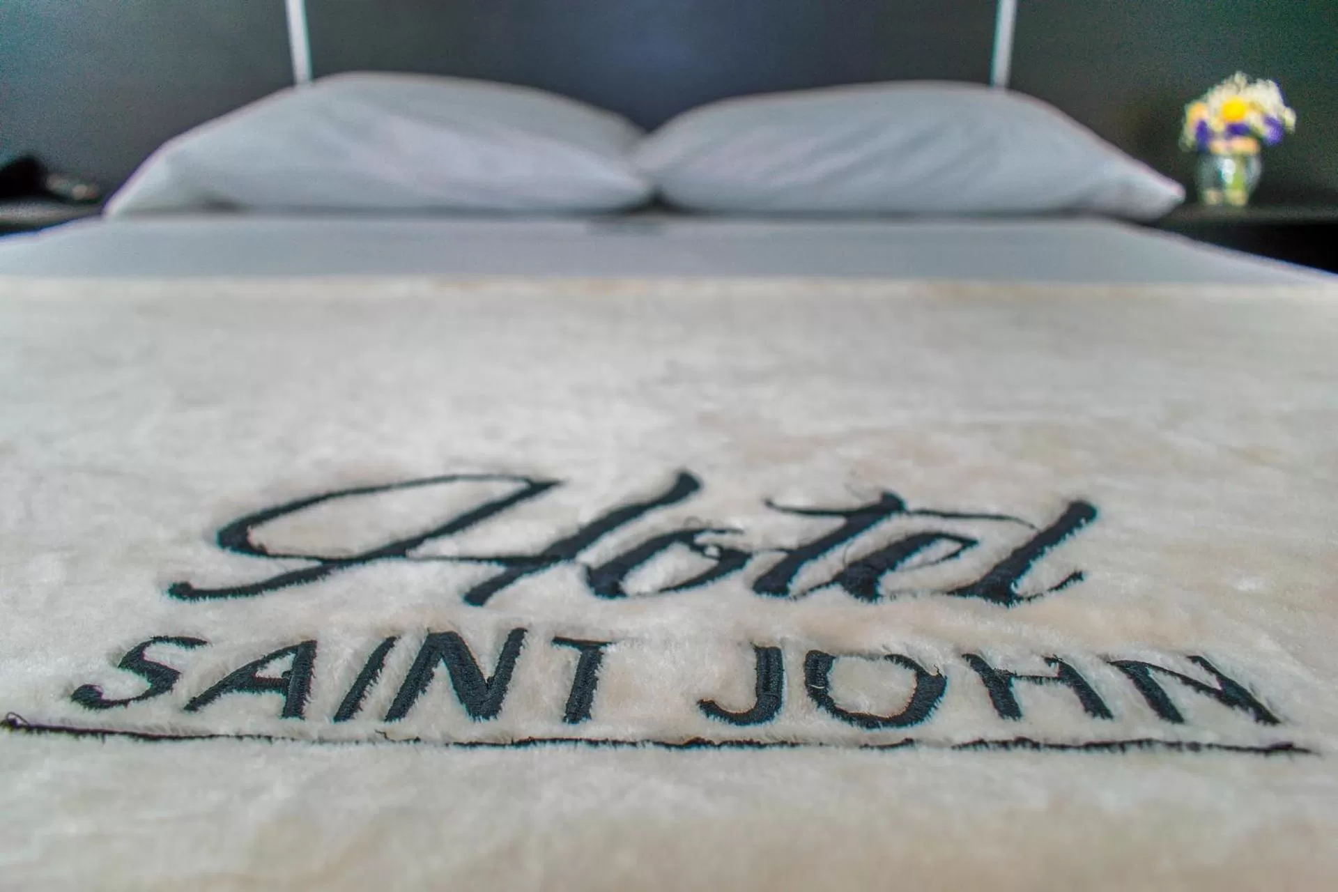 Bed in Hotel Saint John