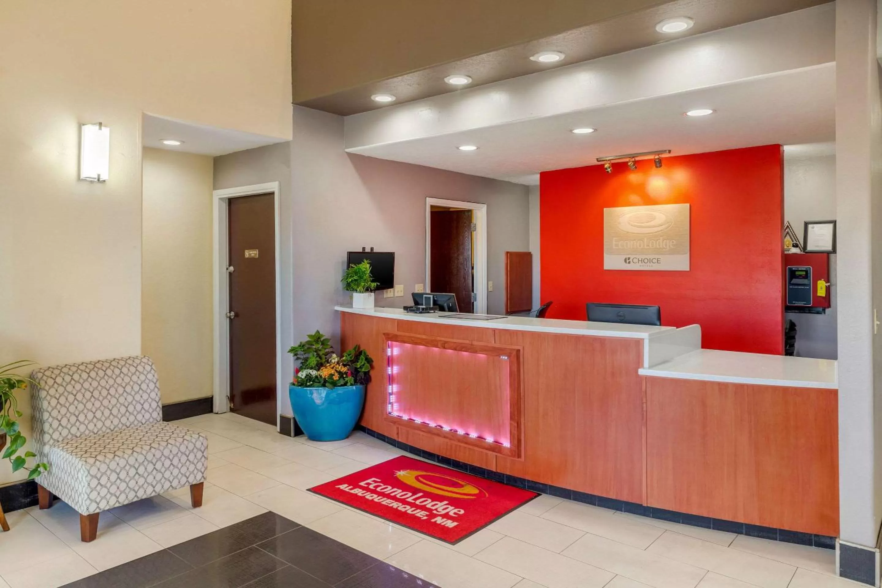 Lobby or reception in Econo Lodge West - Coors Blvd