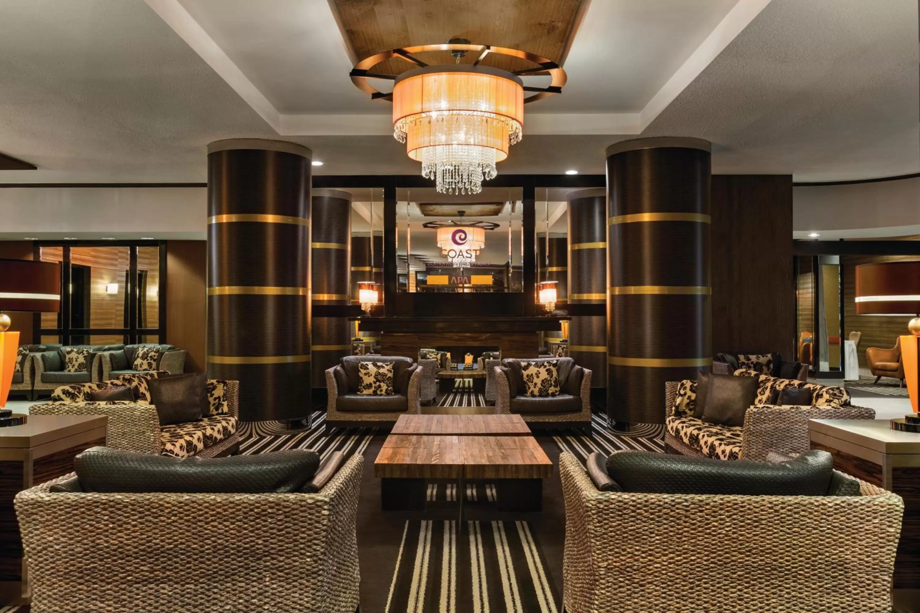 Lobby or reception in Coast Edmonton Plaza Hotel by APA