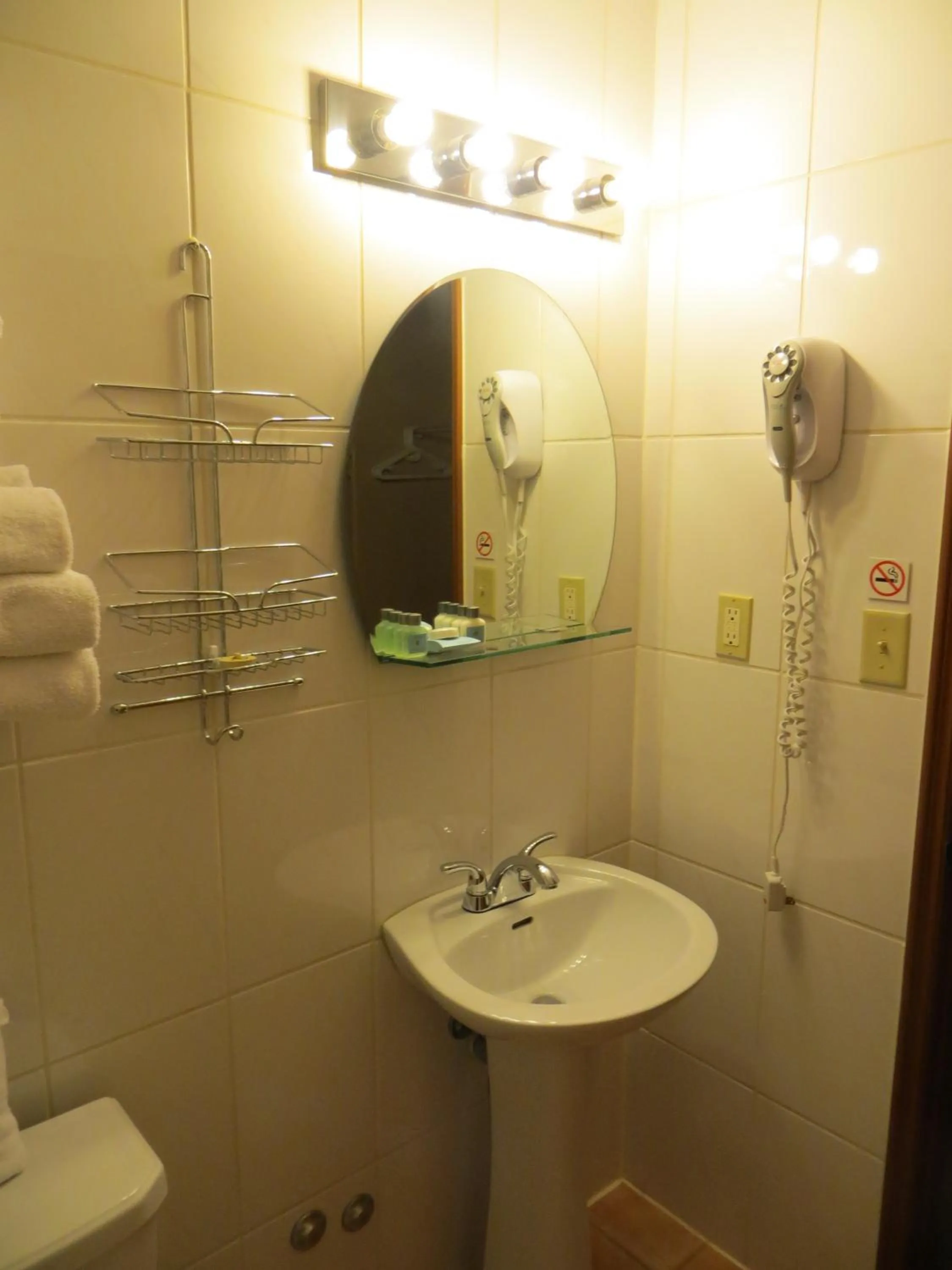 Bathroom in Queen Bee Hotel