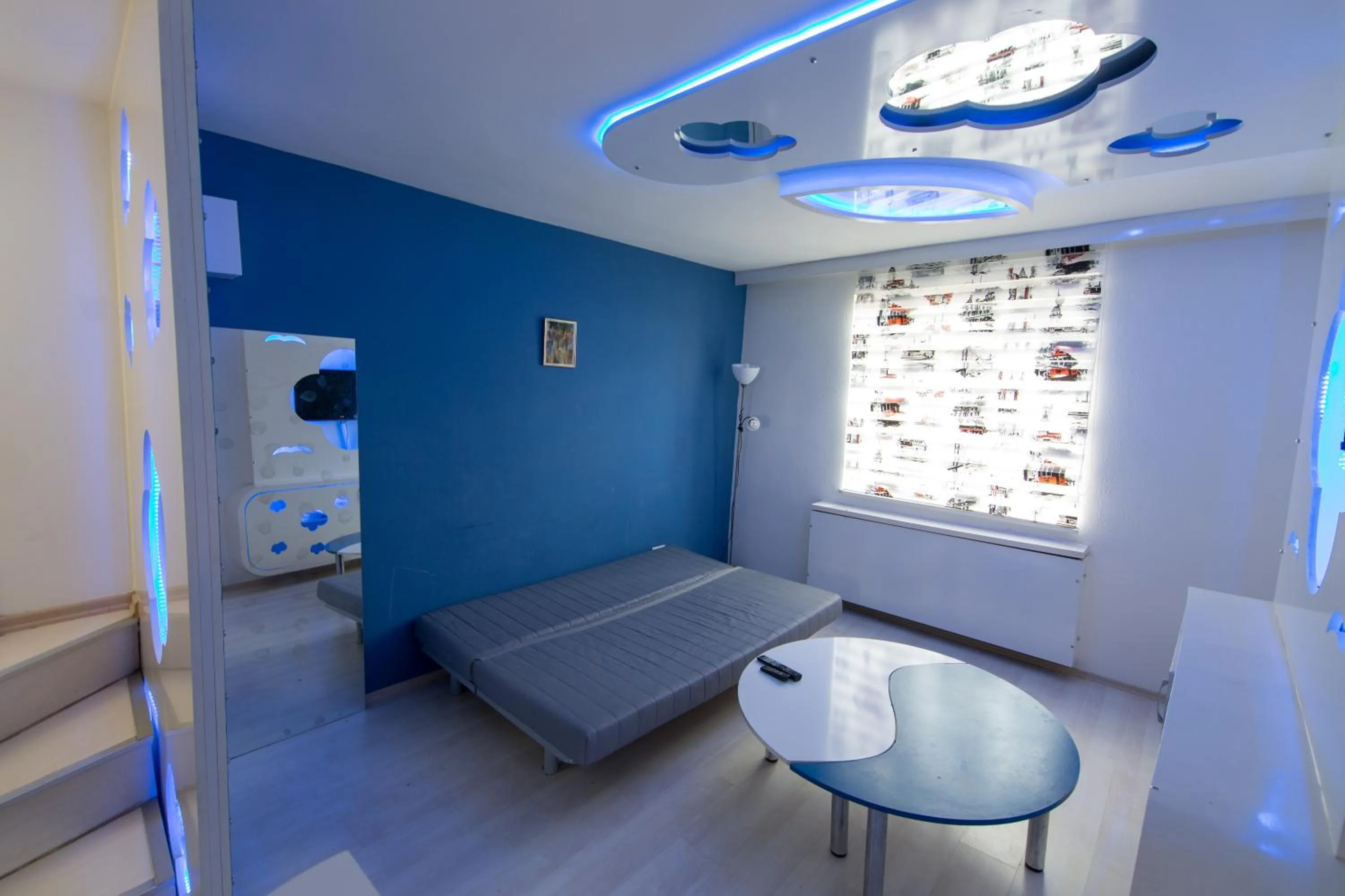 Photo of the whole room in Element Suites