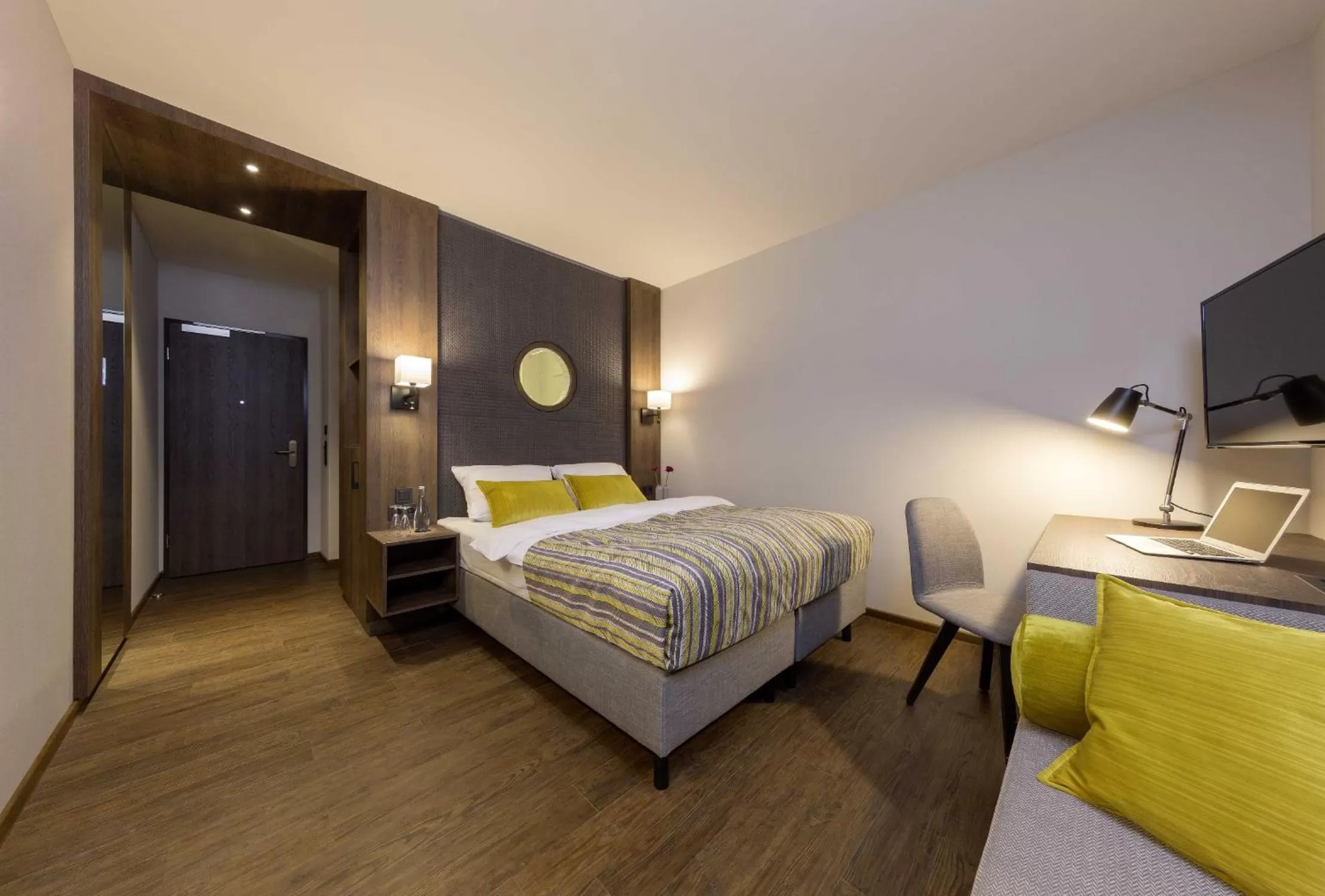 Photo of the whole room, Bed in Hotel Smartino