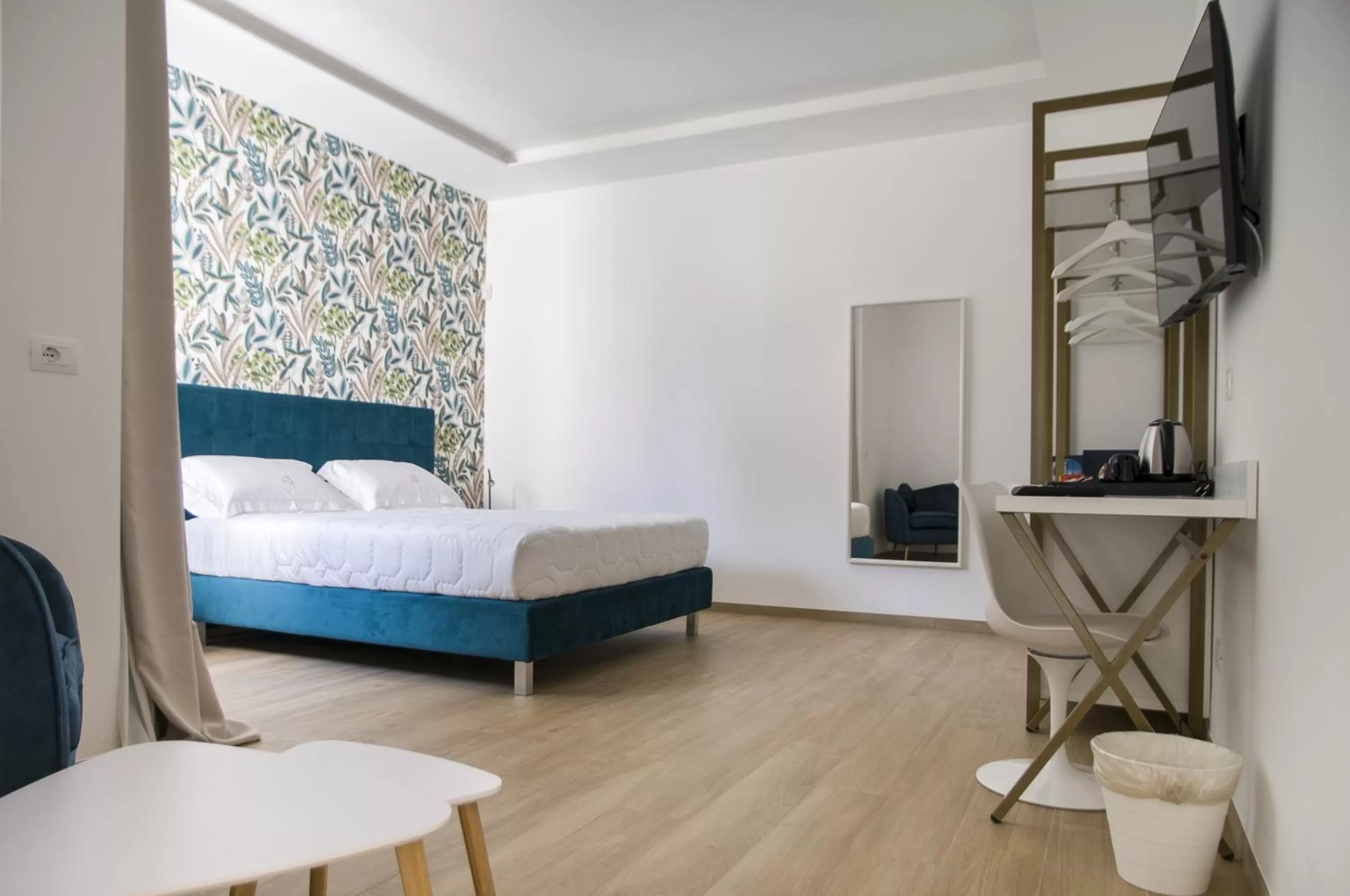 Bedroom, Bed in Galileo Suite