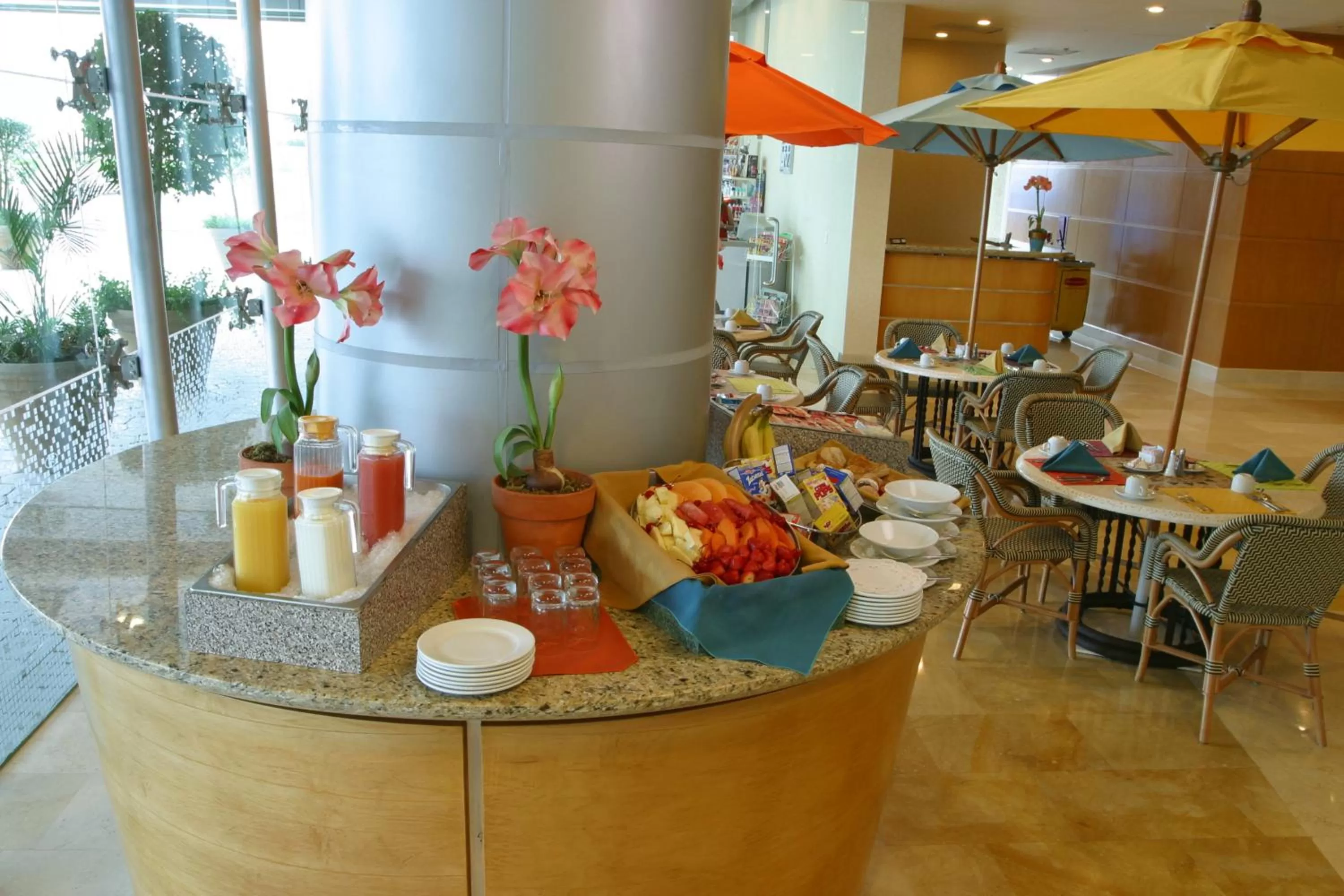 Restaurant/places to eat in Crowne Plaza Torreon by IHG