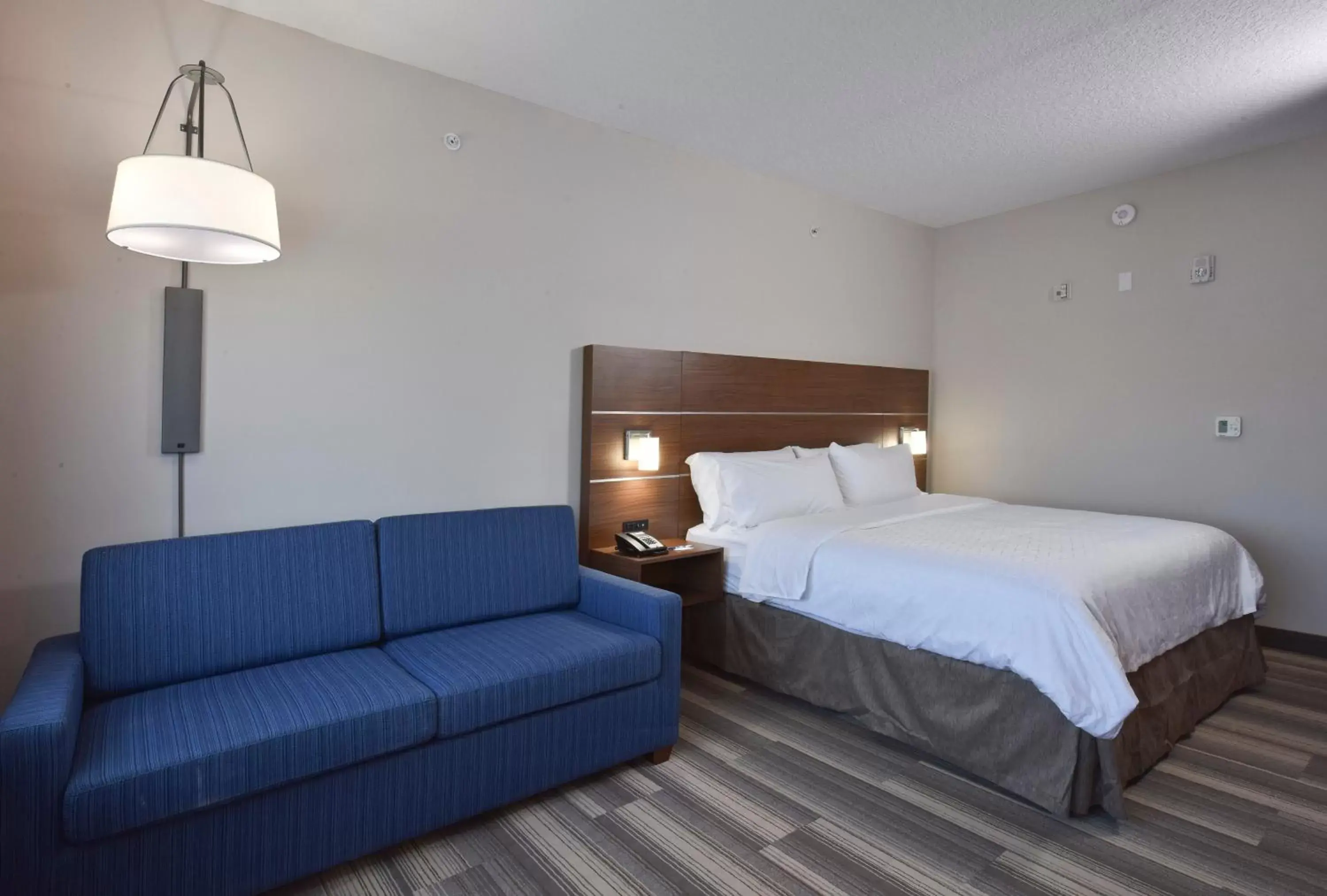 Suite - Mobility Access/Hearing Accessible in Holiday Inn Express & Suites - Orlando - Lake Nona Area, an IHG Hotel Suite - Mobility Access/Hearing Accessible in Holiday Inn Express & Suites - Orlando - Lake Nona Area, an IHG Hotel