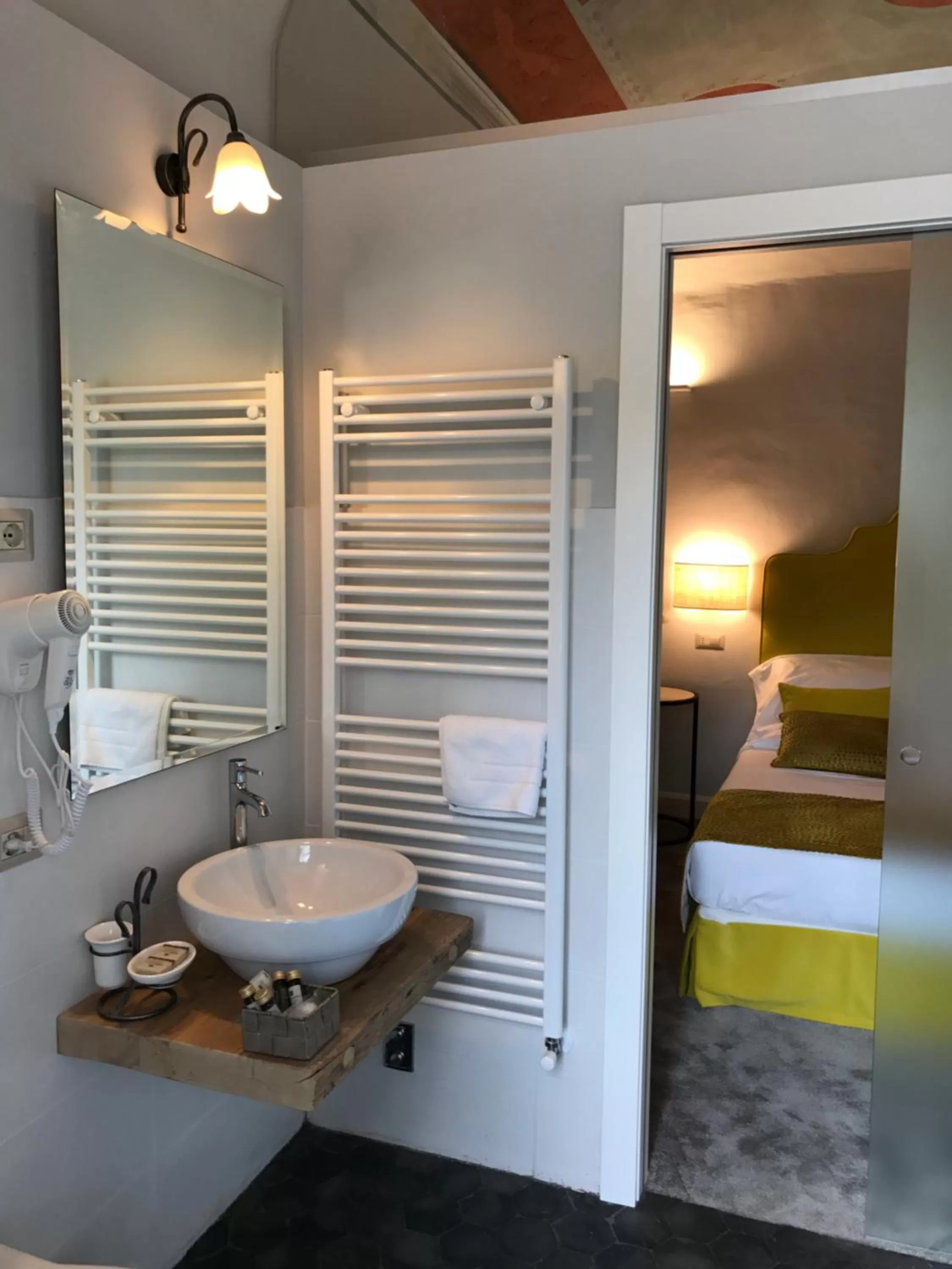 Bathroom, Bed in Palazzo Franceschini