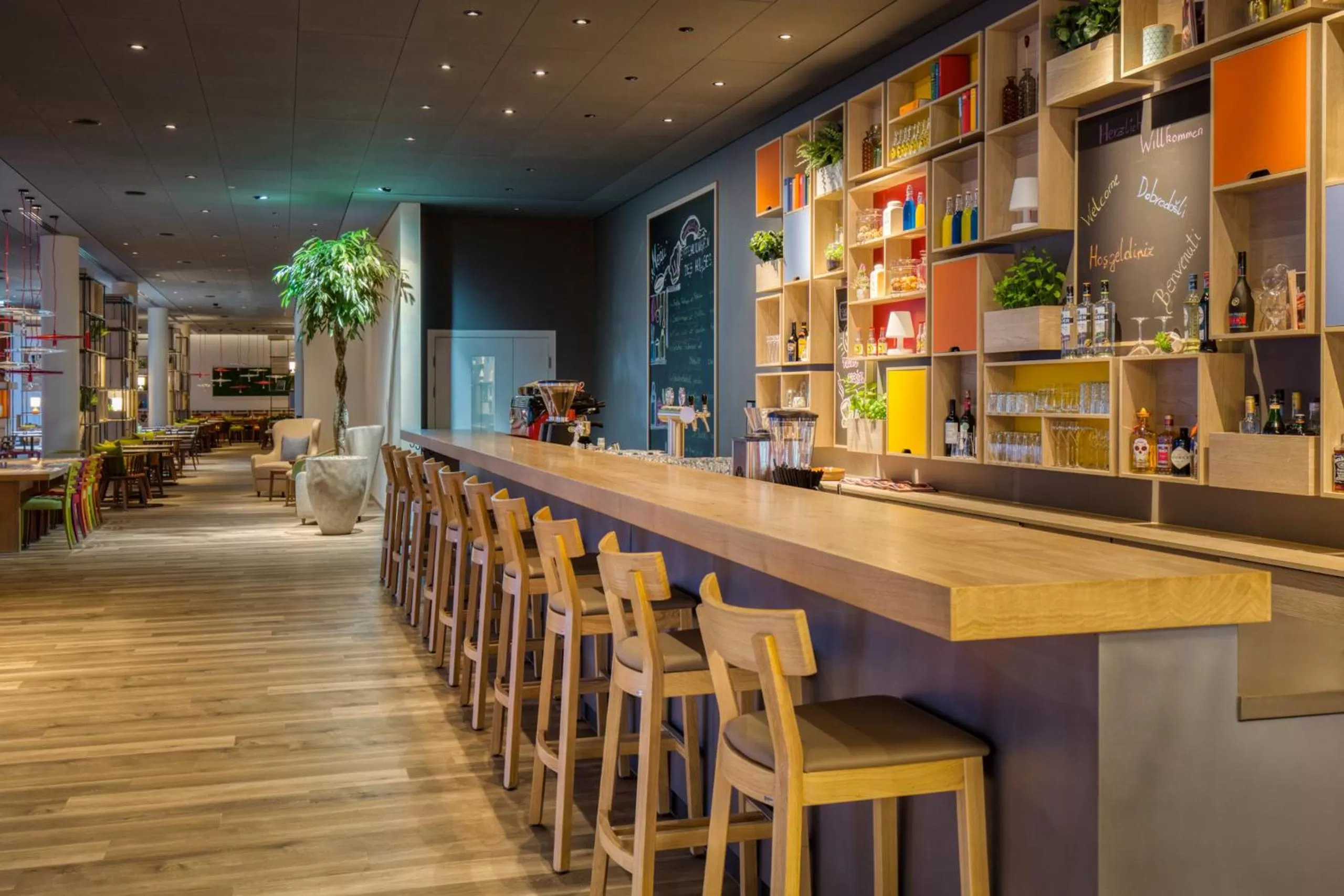 Lounge or bar in IntercityHotel Graz