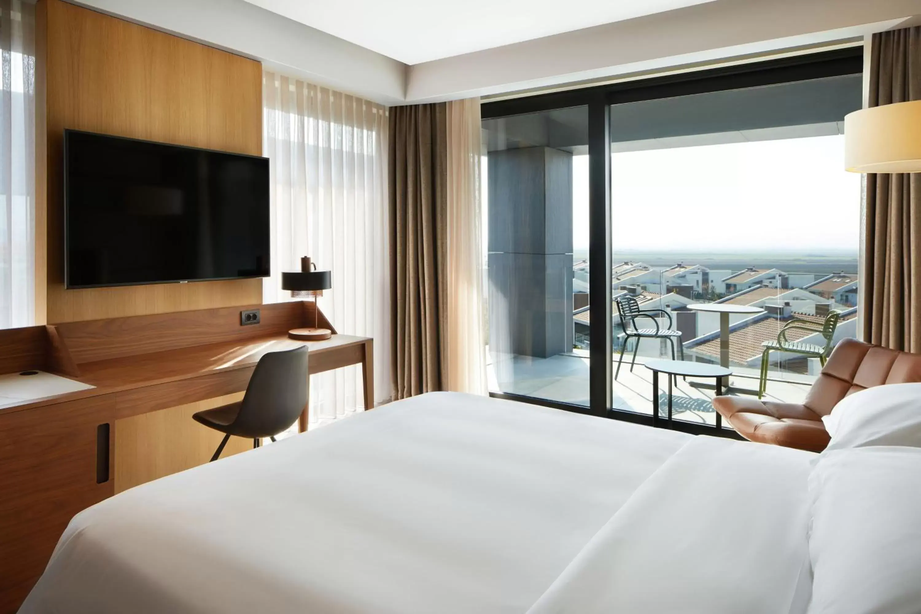 Corner with Terrace, Guest room, 1 King, Corner room in Four Points by Sheraton Prishtina City Corner with Terrace, Guest room, 1 King, Corner room in Four Points by Sheraton Prishtina City