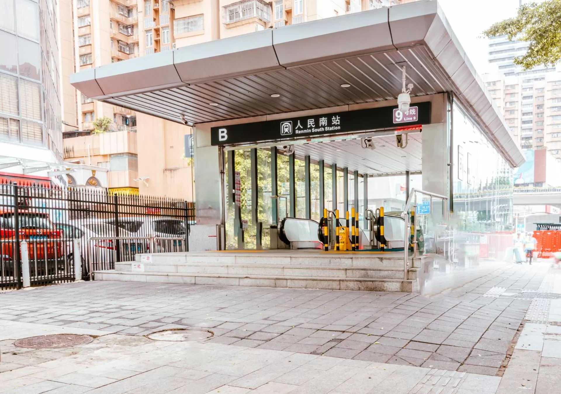Facade/entrance in Shangri-La Shenzhen