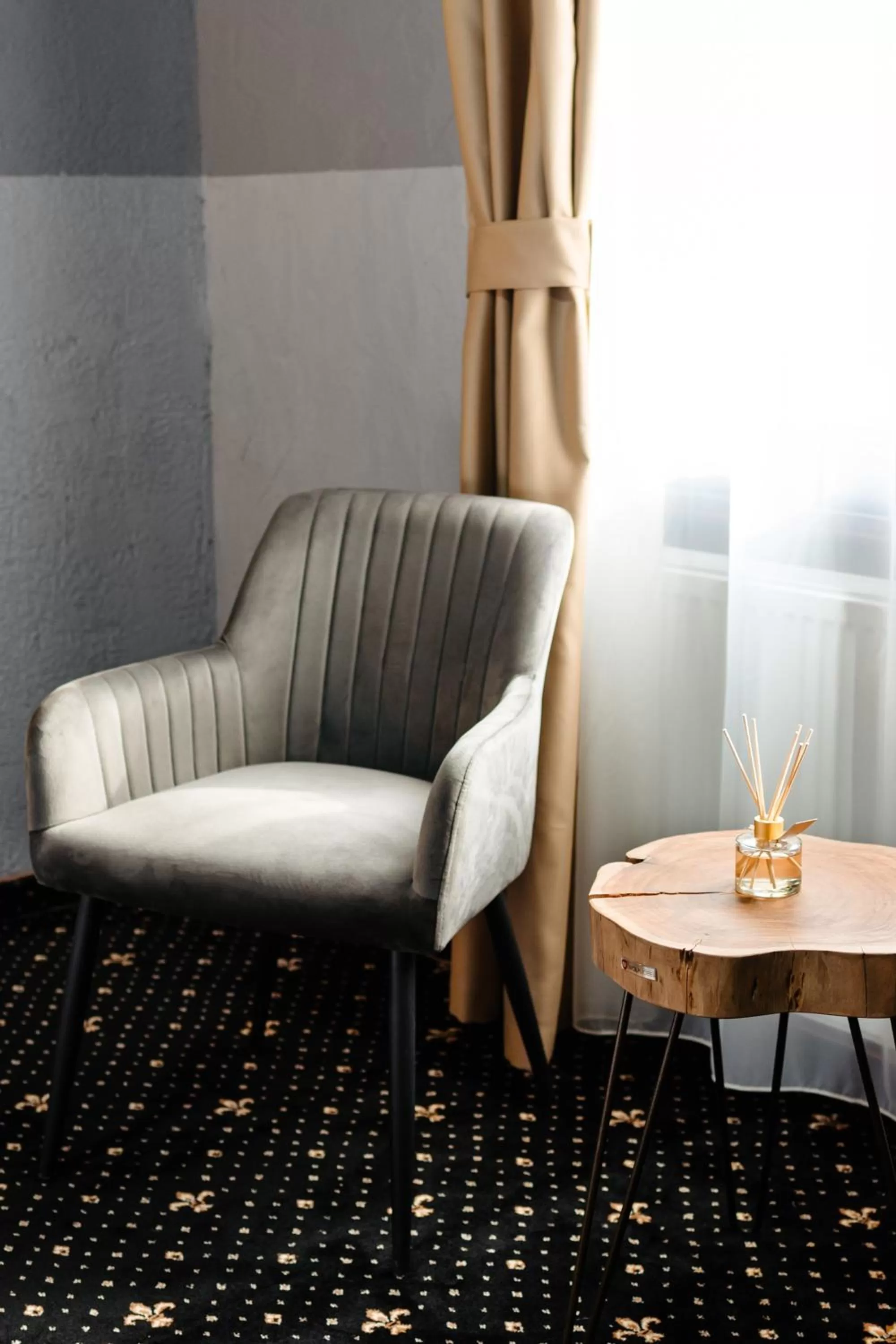 Seating area in Palace Bulevard Inn