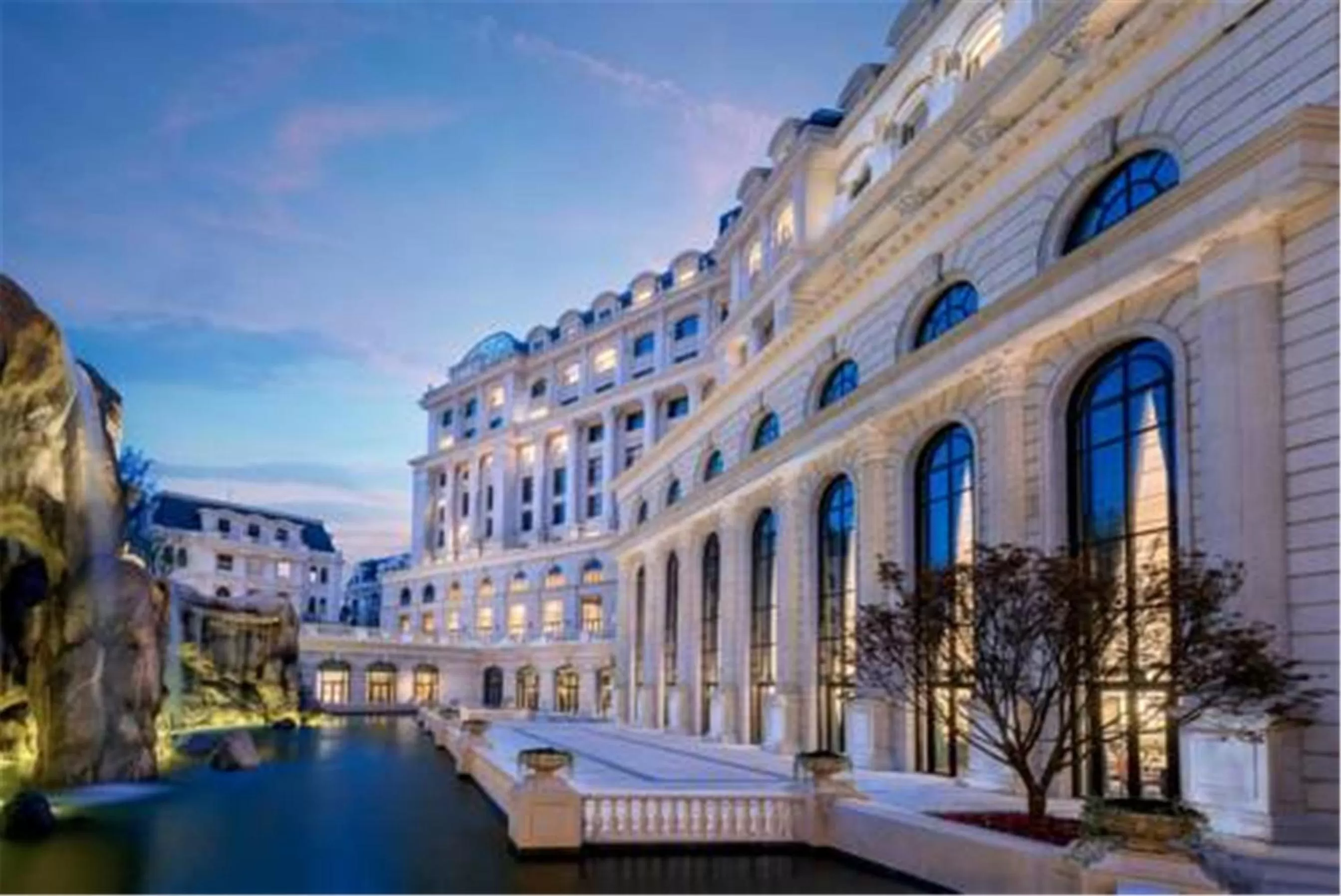 Property building in Sofitel Shanghai Hongqiao