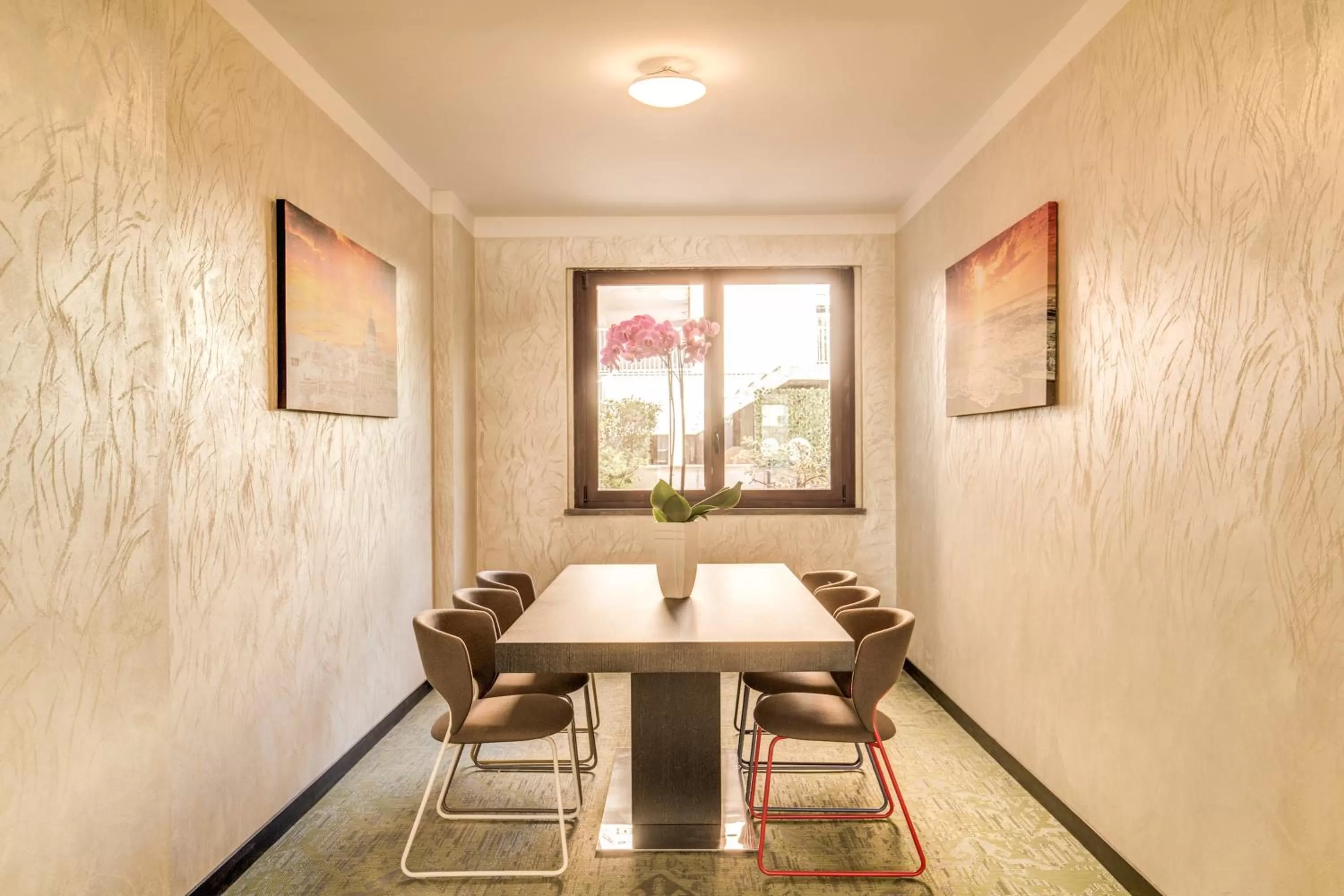 Communal lounge/ TV room in Warmthotel