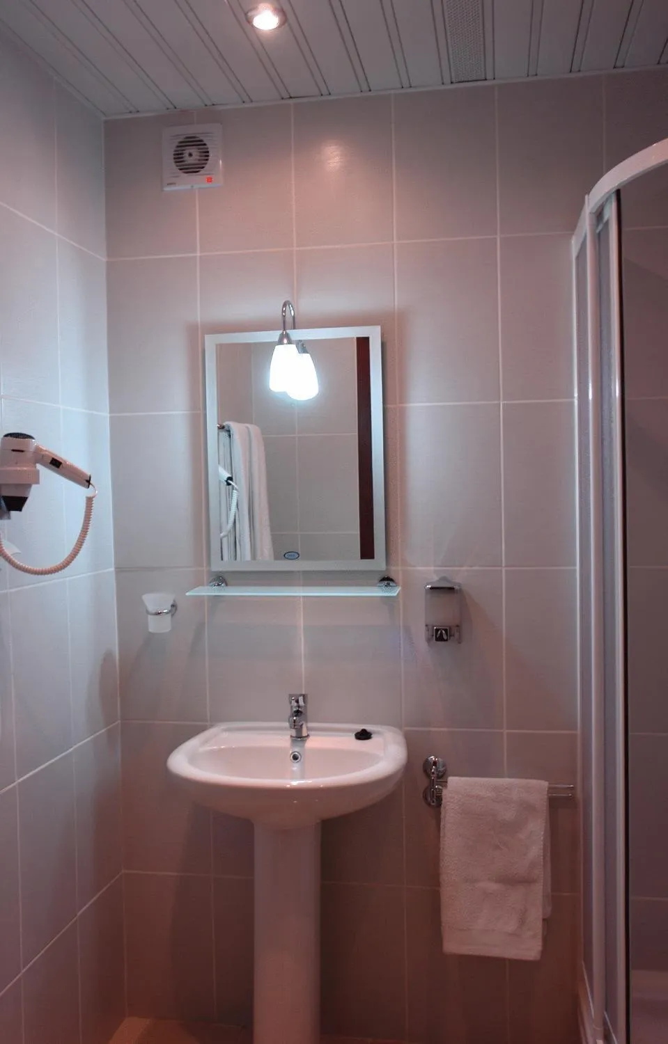 Bathroom in Ataer Hotel