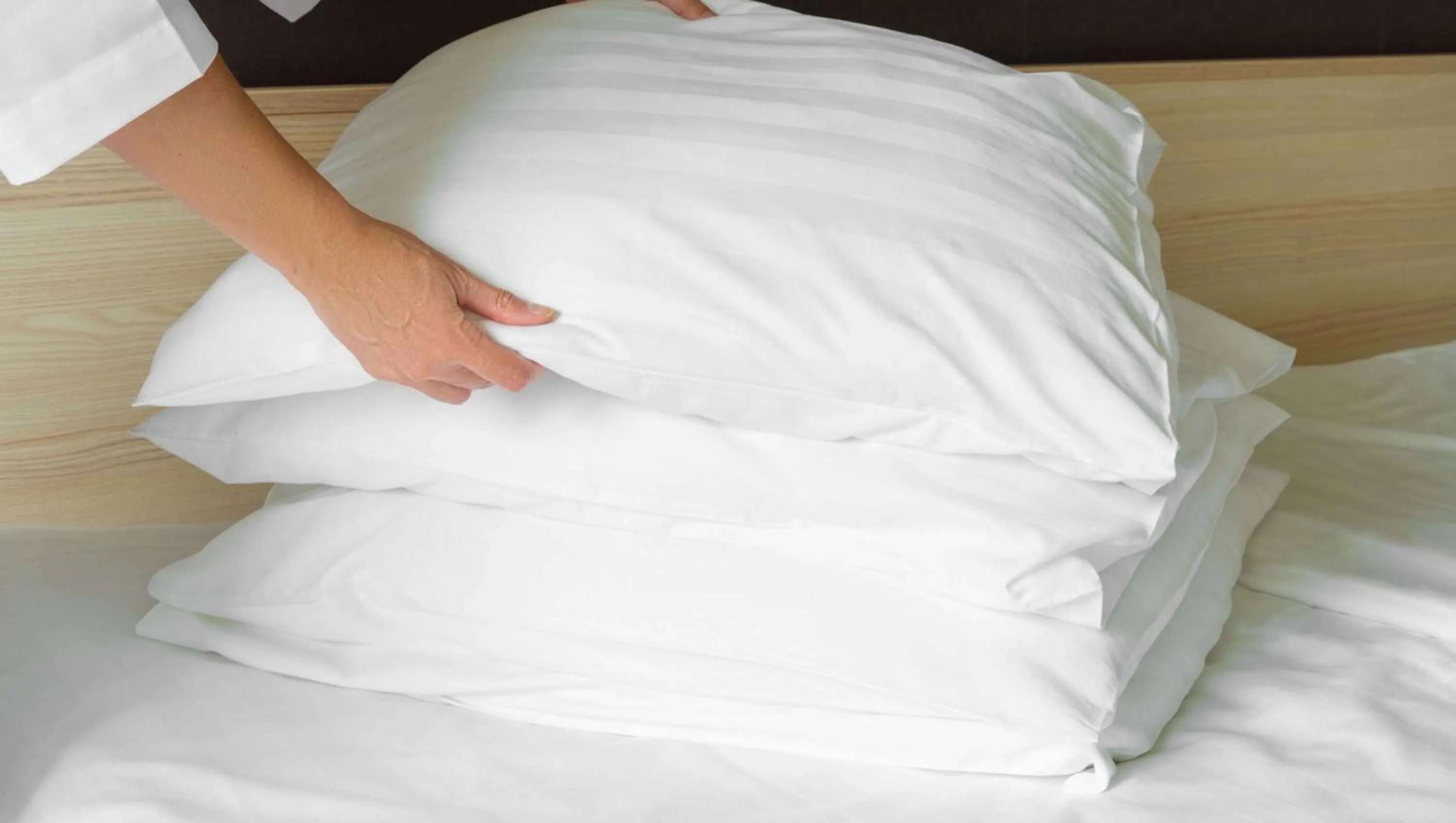 Photo of the whole room, Bed in Magnuson Hotel Sand Springs – Tulsa West