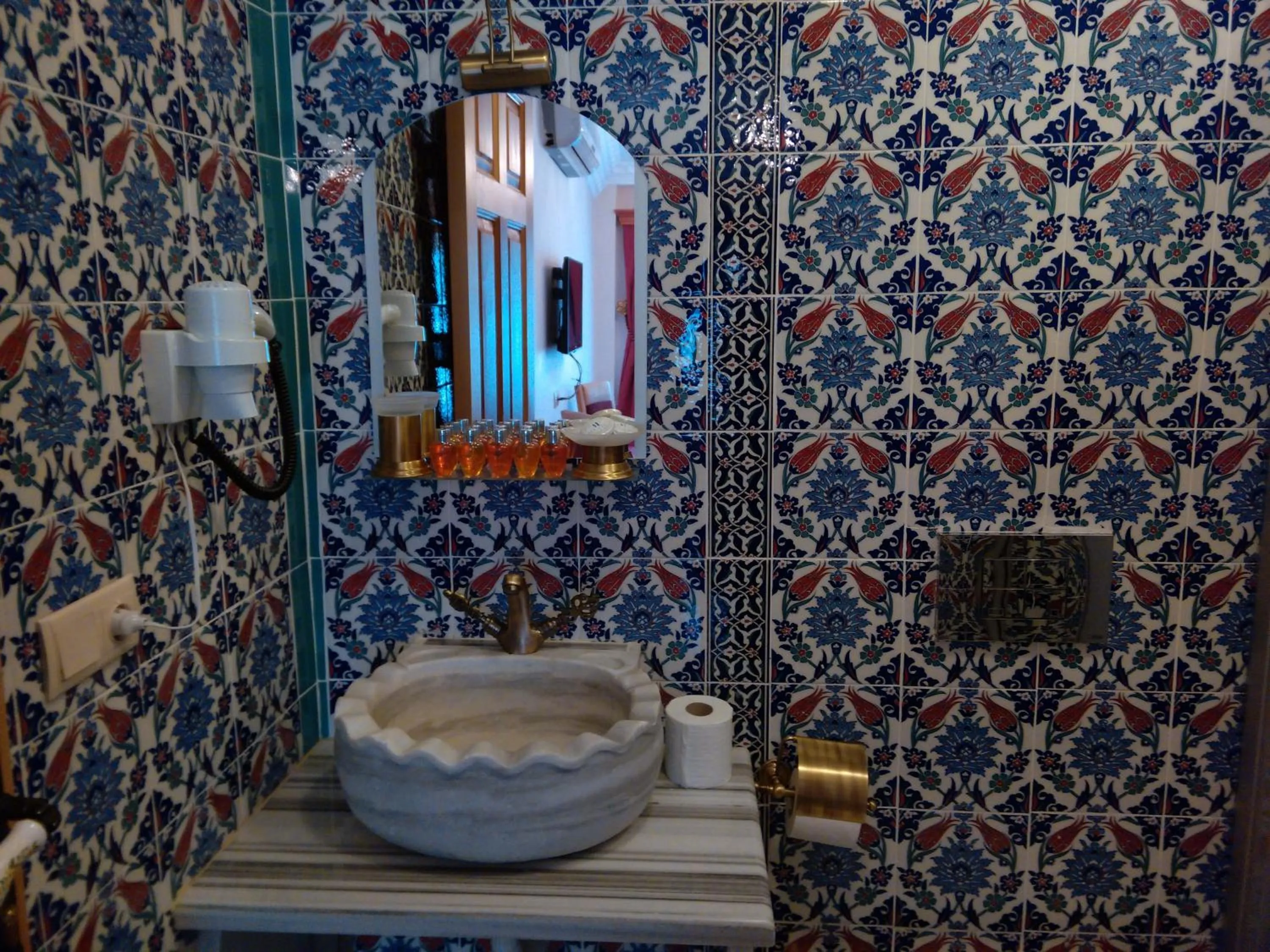 Bathroom in Sultan Corner Hotel