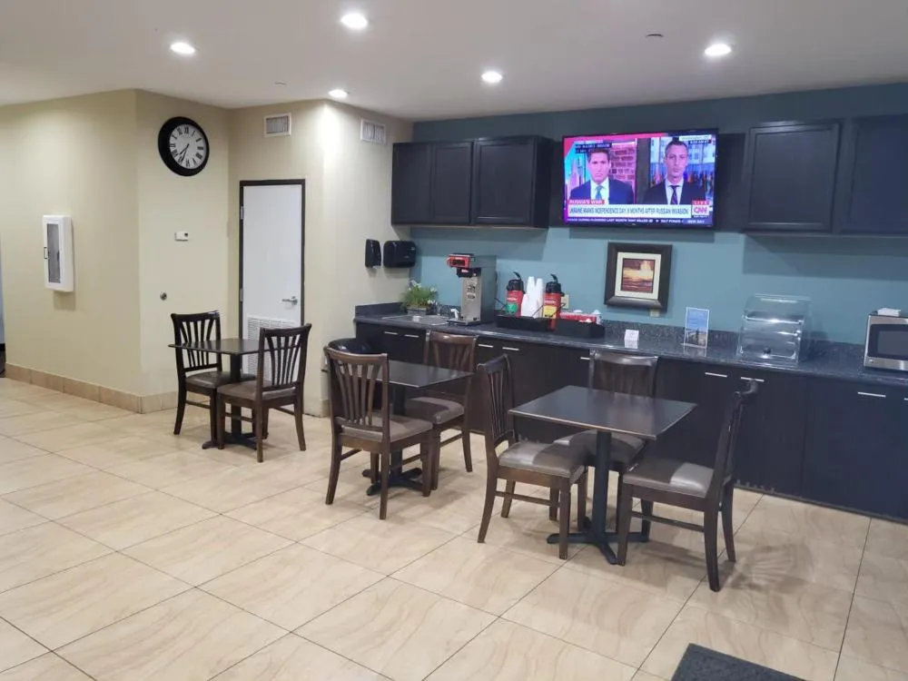 Breakfast in Americas Best Value Inn Sulphur