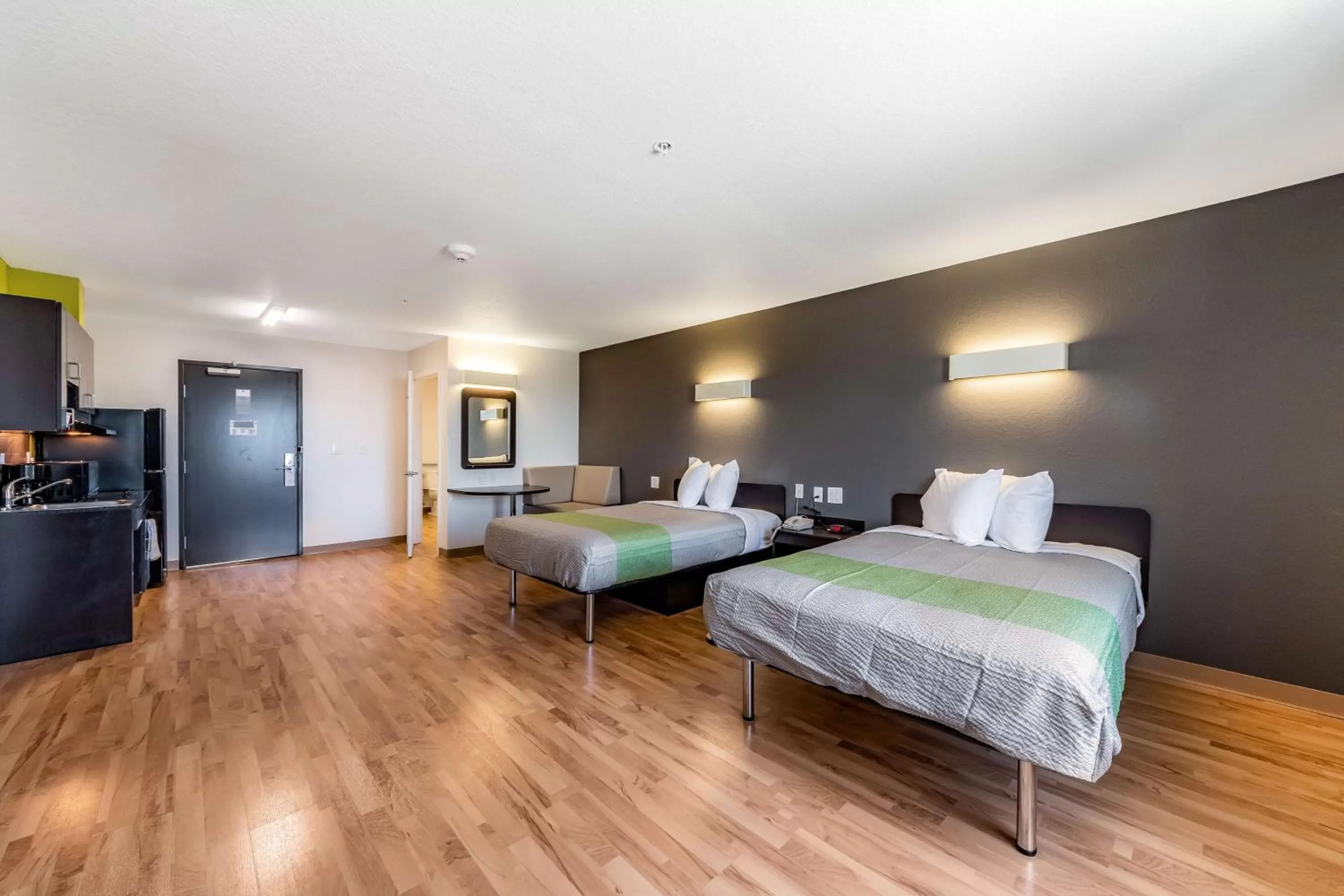 Kitchen or kitchenette, Bed in Studio 6-San Marcos, TX