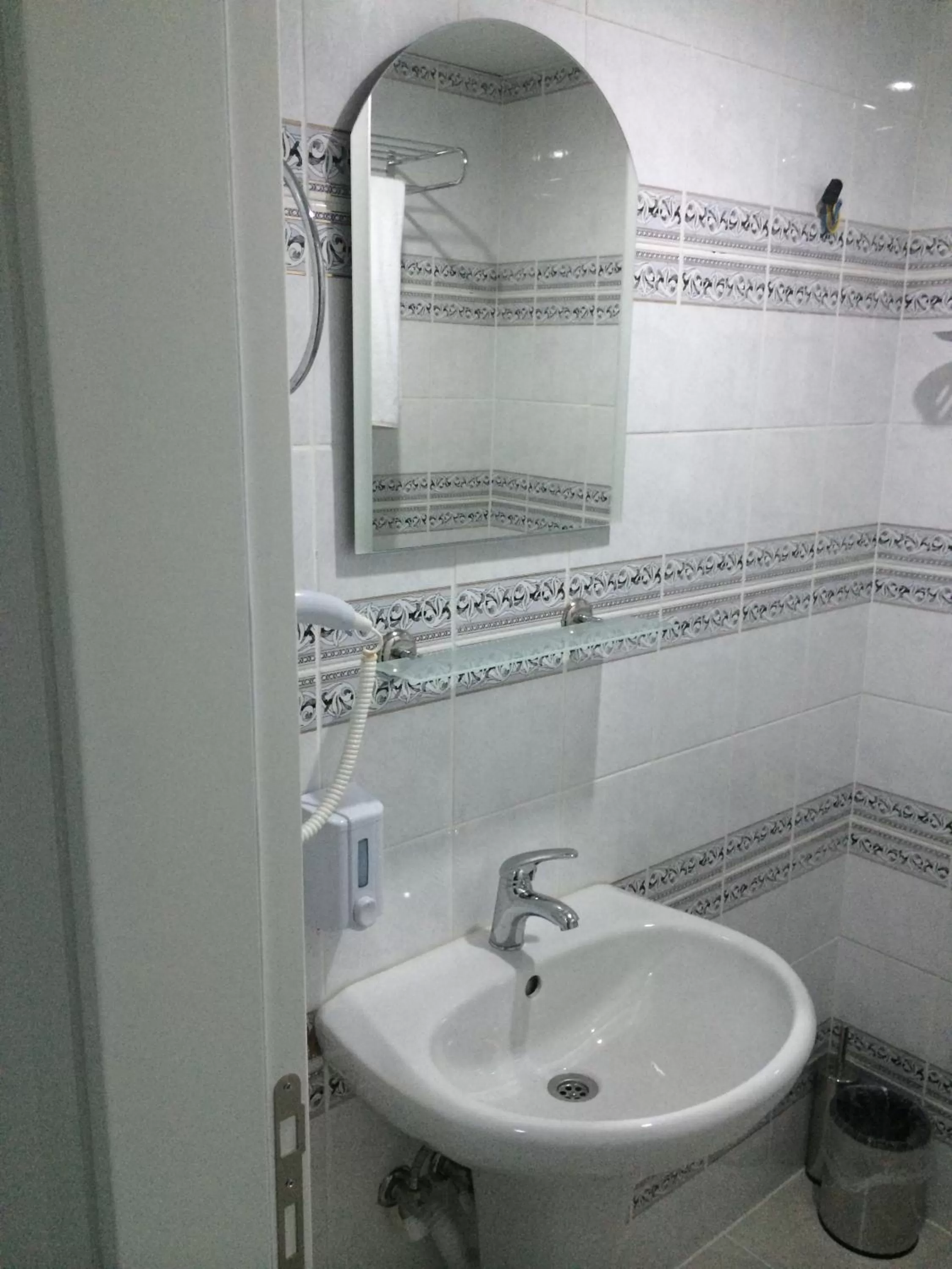 Bathroom in Mutado Hotel