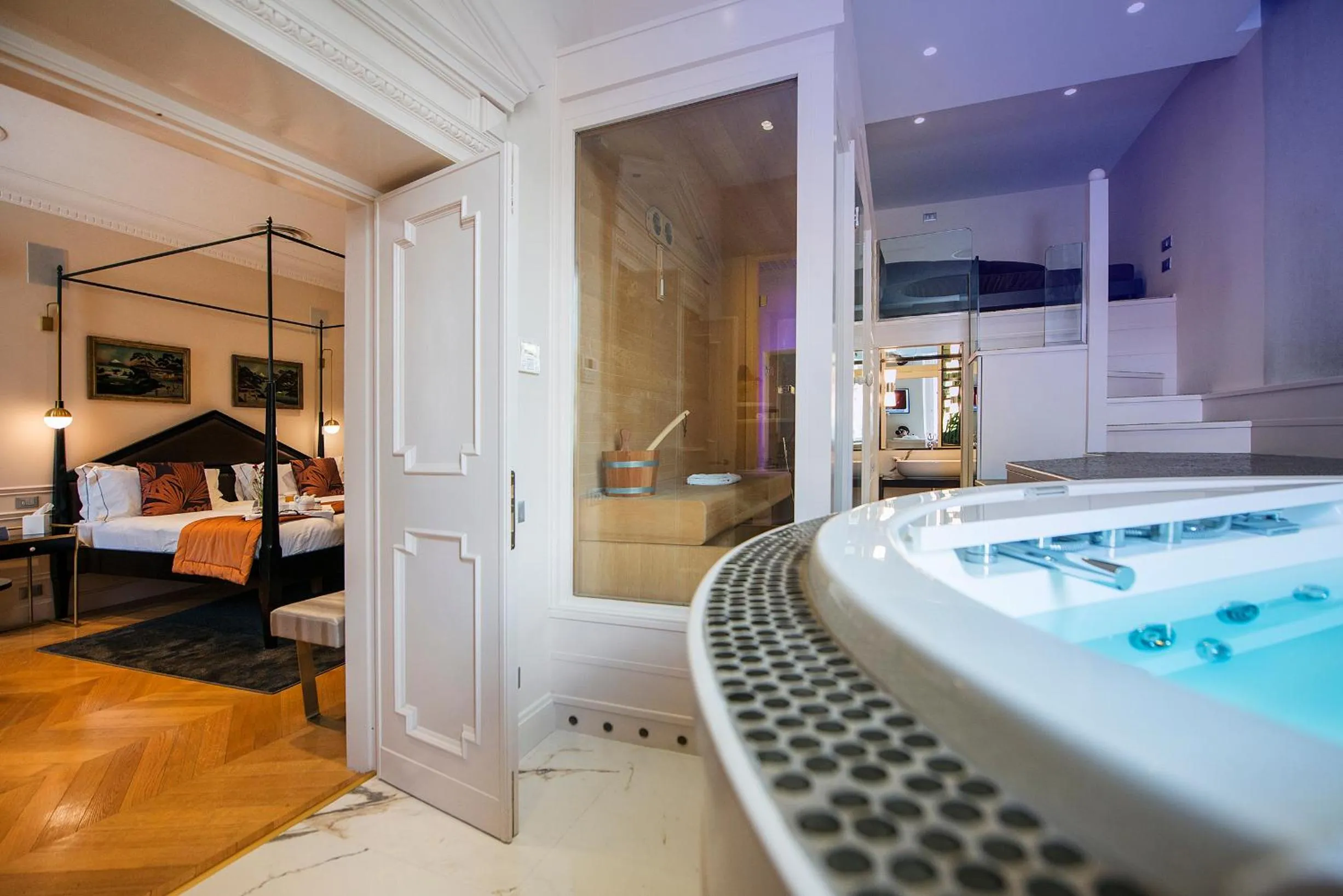 Bed in Torre Argentina Relais - Residenze di Charme