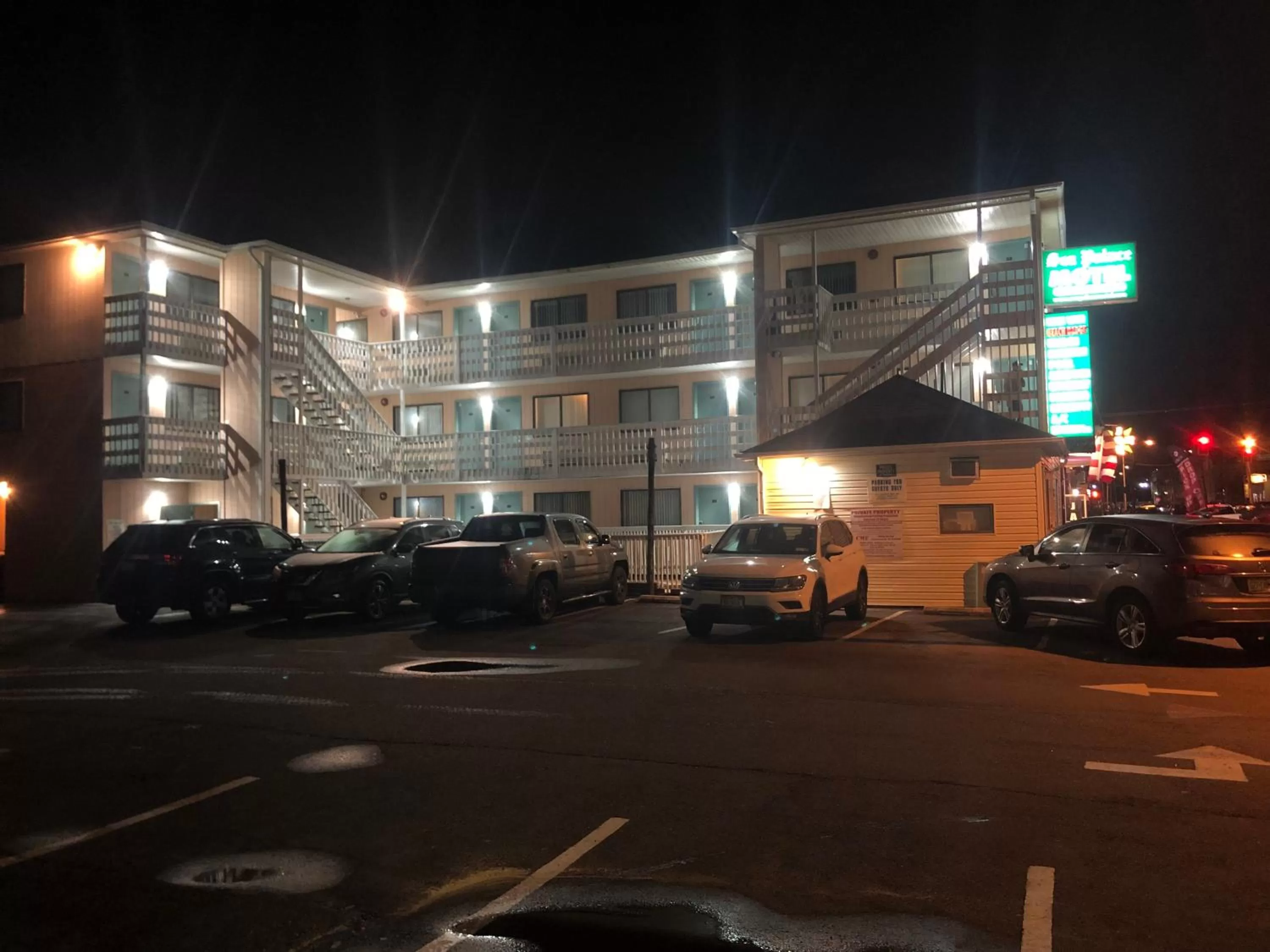 Facade/entrance in Sea Palace Motel