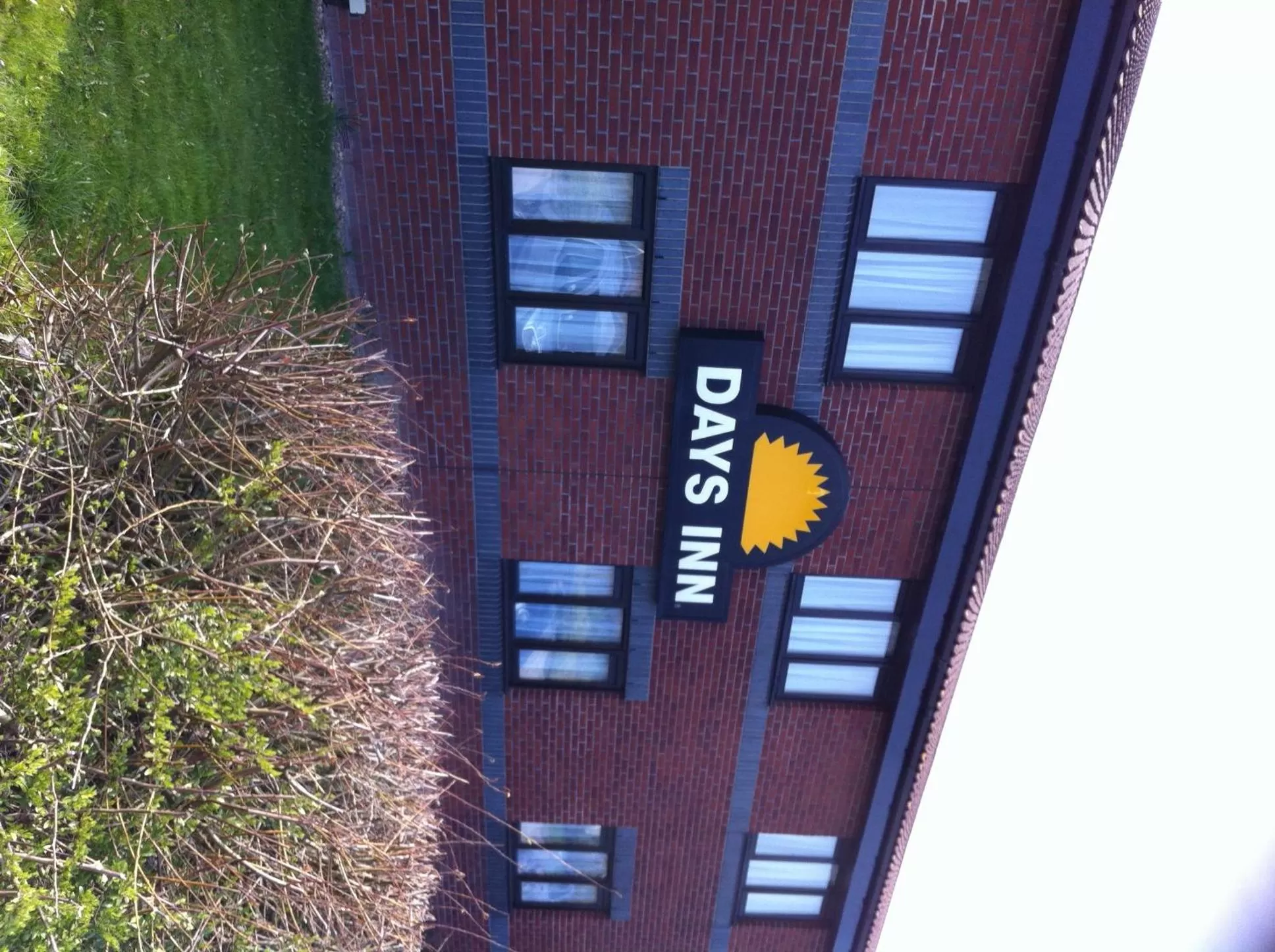 Facade/entrance in Days Inn Hotel Sheffield South