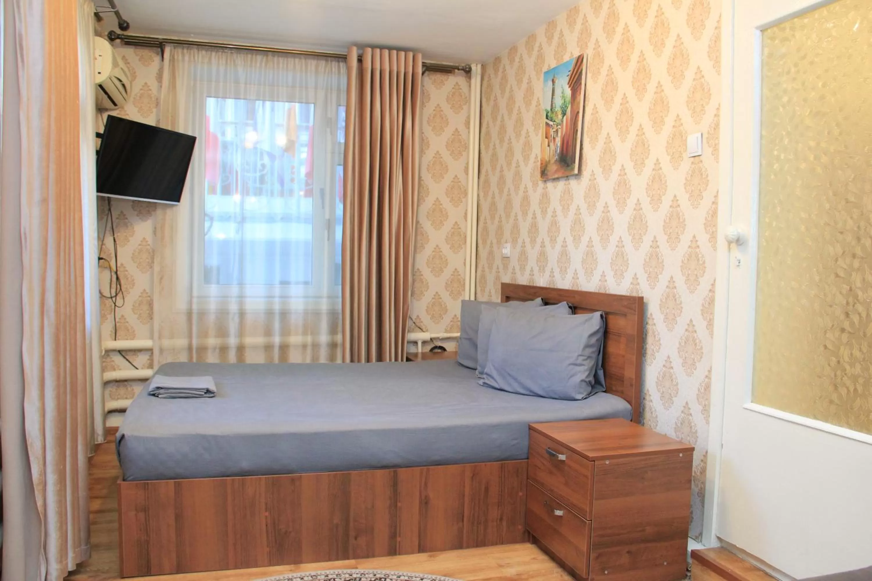 Bed in Anvar's Guests