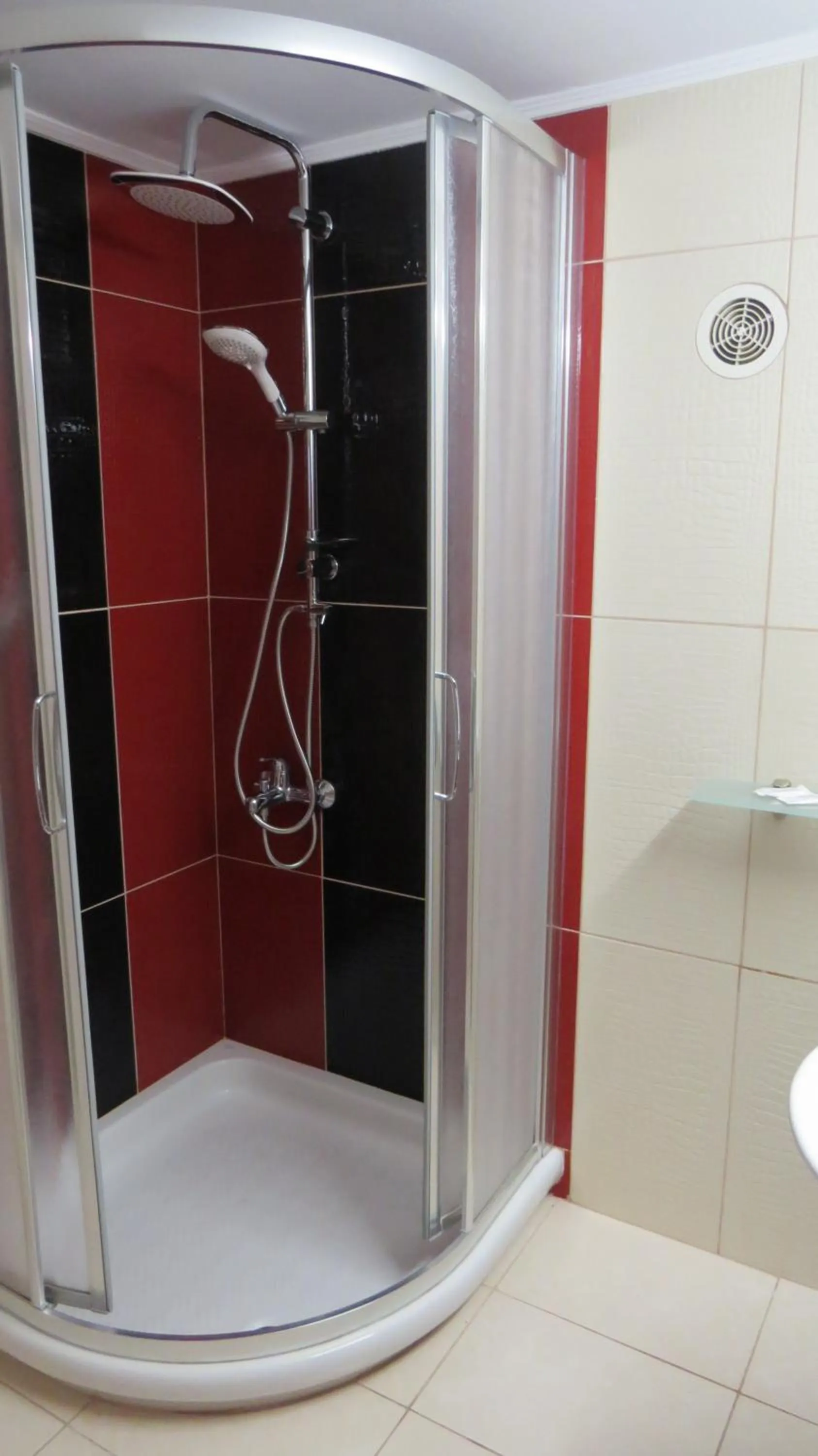 Shower in Villa Medusa