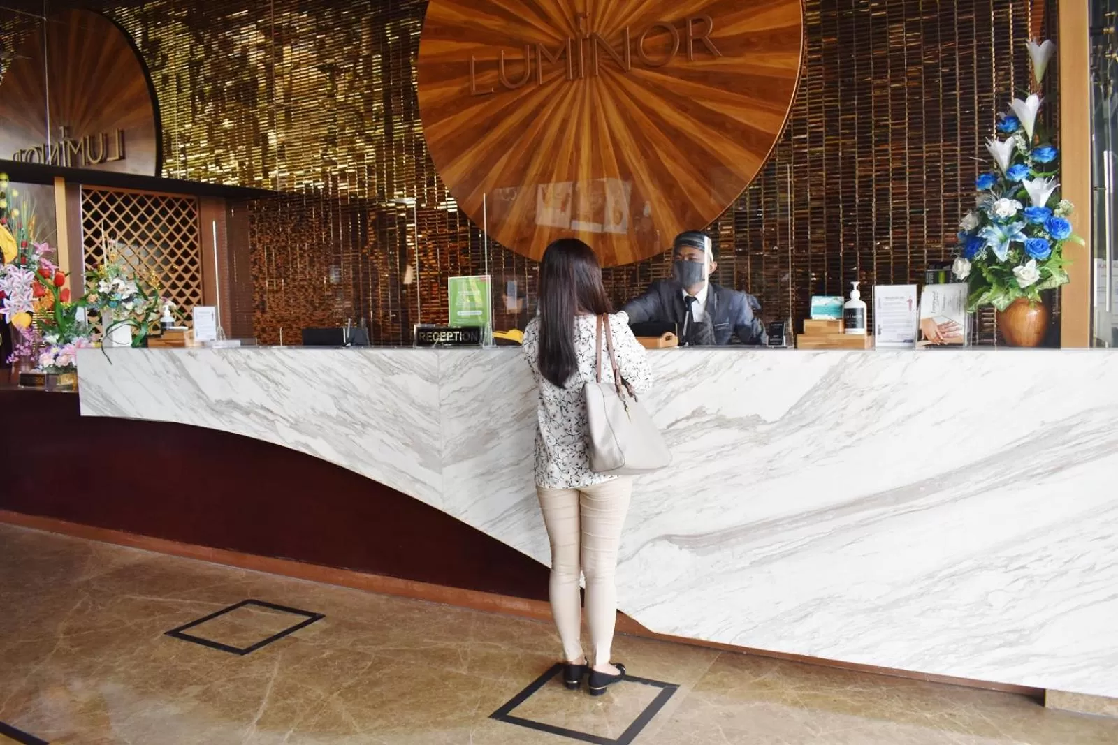 Lobby or reception in Luminor Hotel Airport Sidoarjo By WH , Best Choice and Strategic Location with a Rooftop area in Town