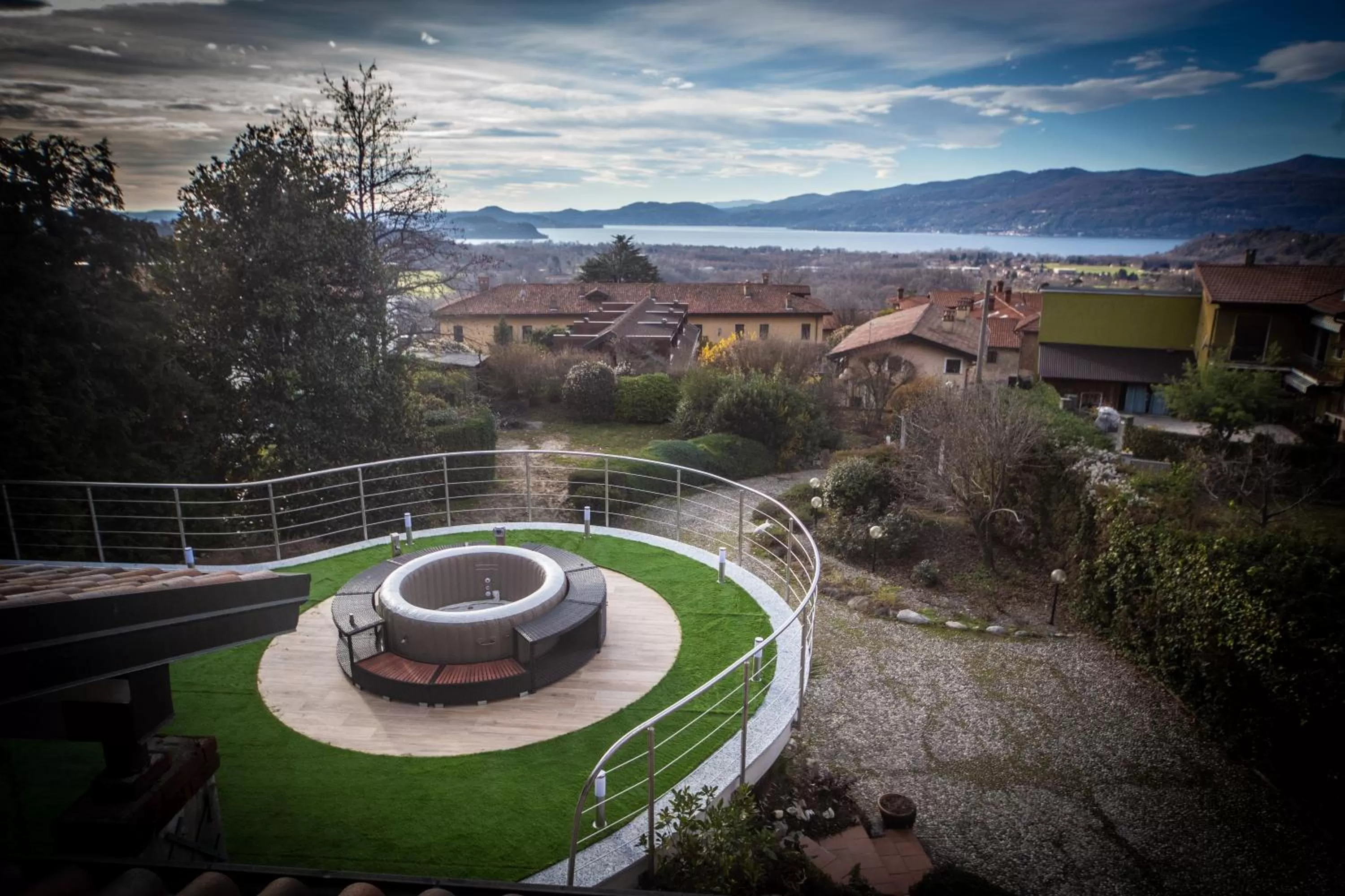 Hot Tub in Villa Buzzi