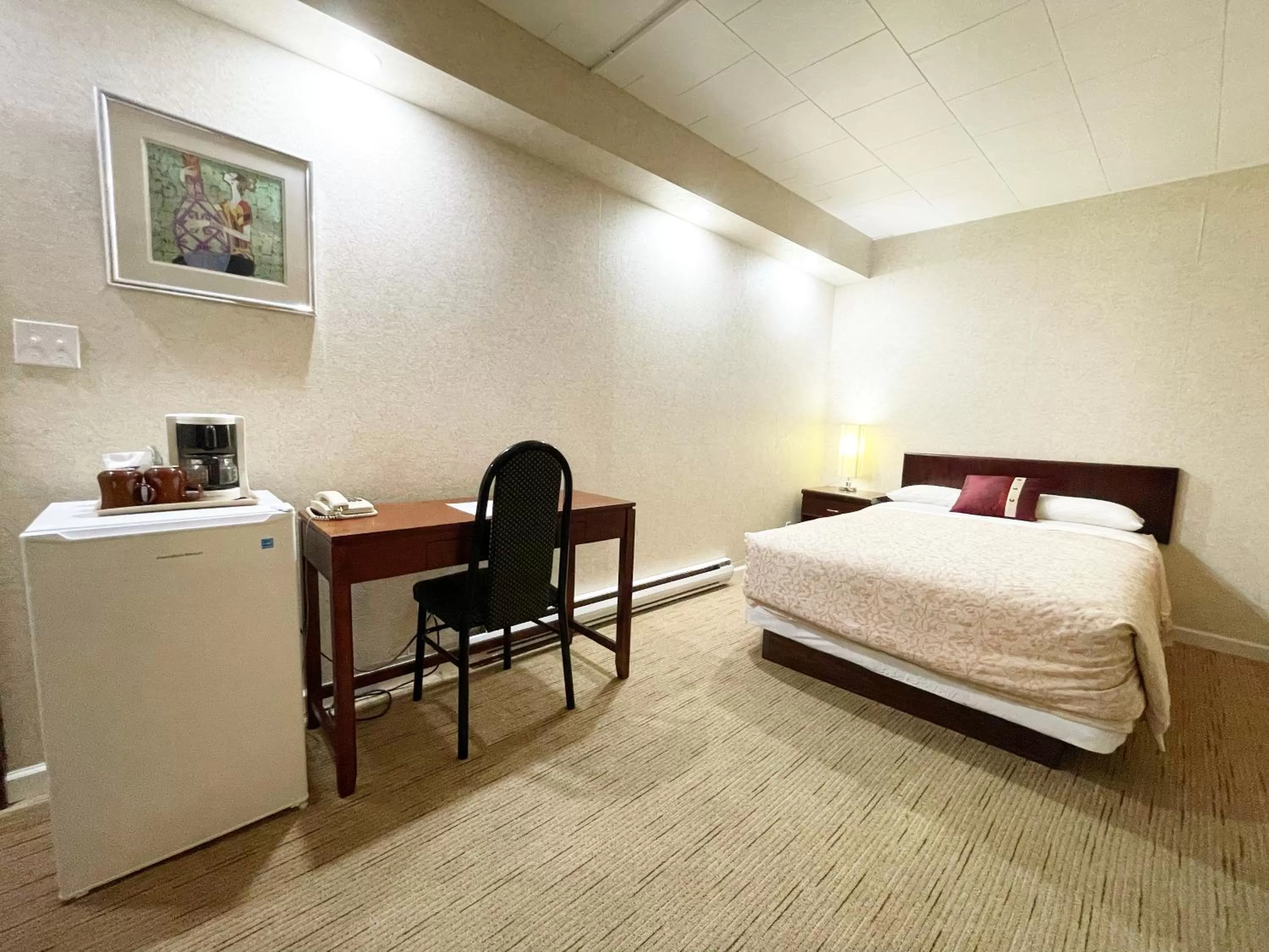 Bedroom, Bed in Valhalla Inn