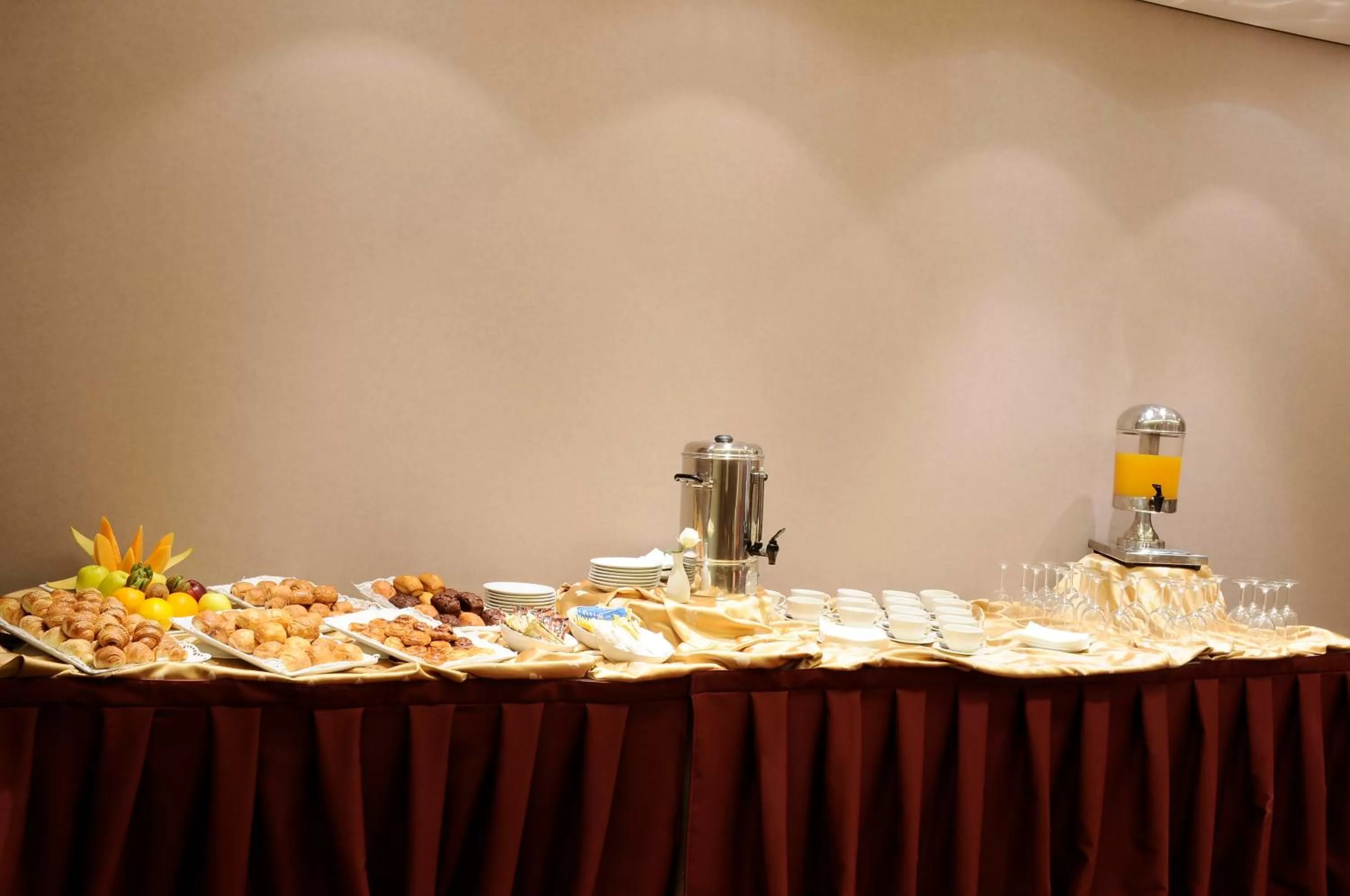 Food in Country Lodge Hotel & Resort Beirut