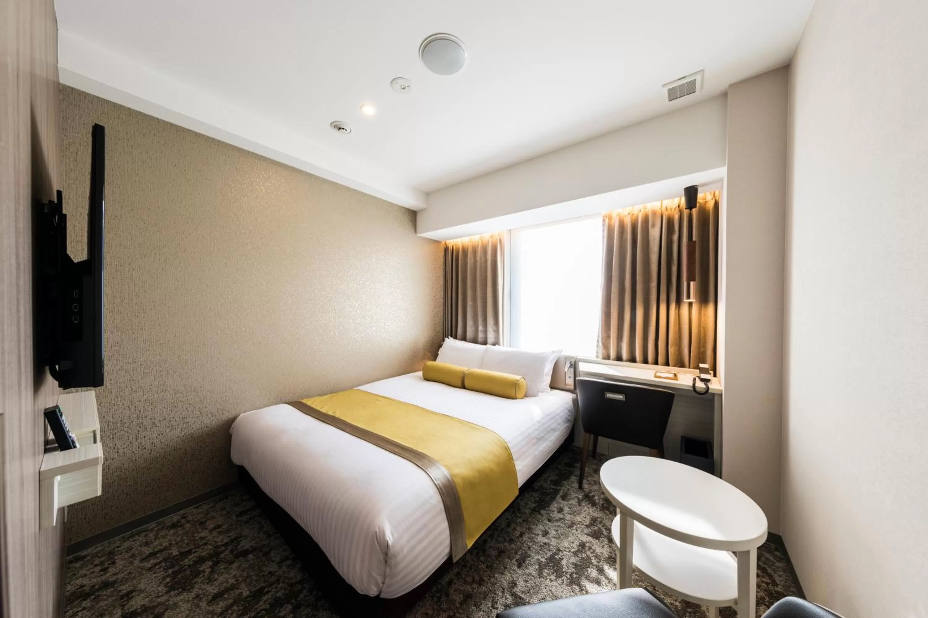 Double Room - Electronic Cigarets in The Rise Osaka Kitashinchi