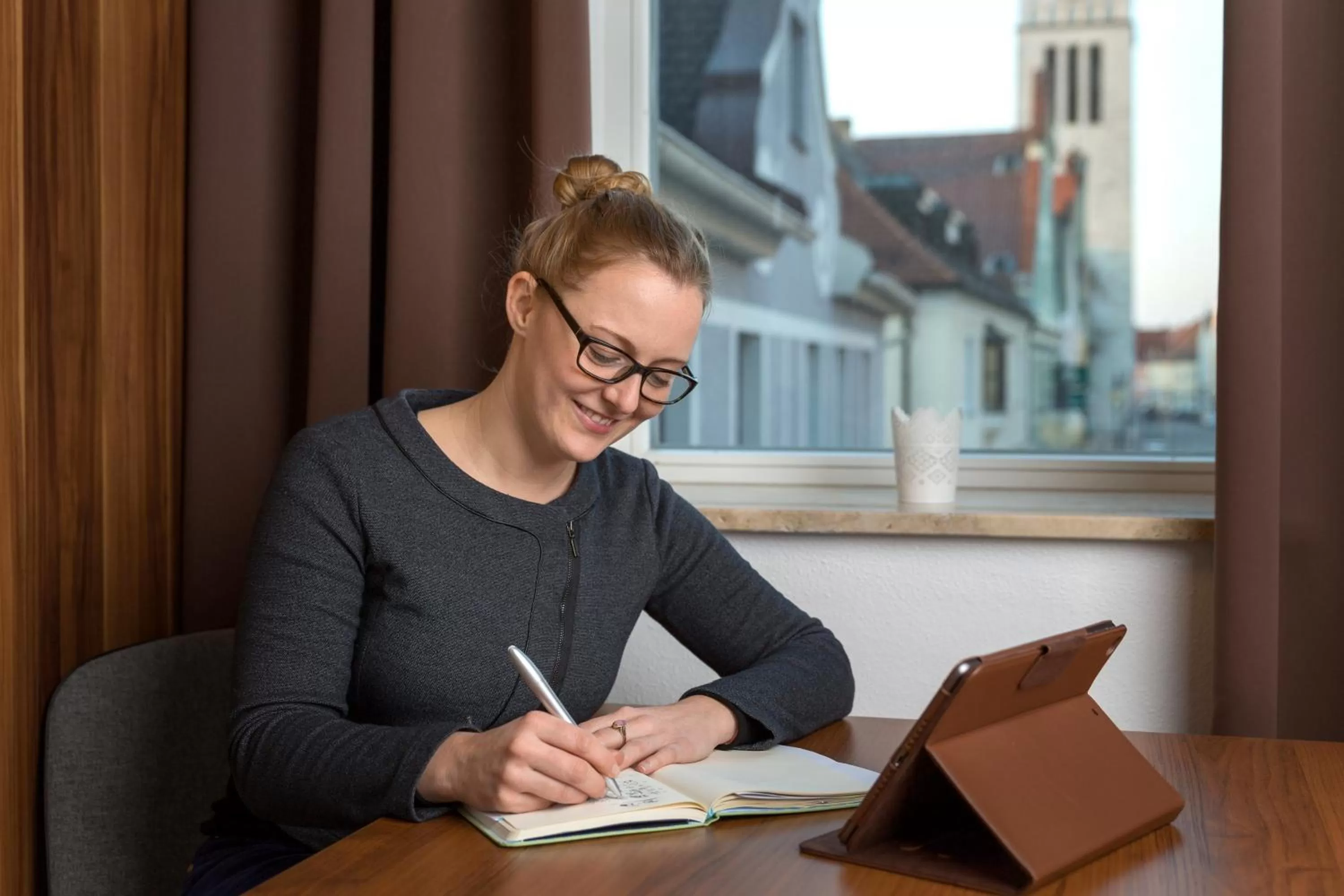 Decorative detail in greenpartment Boardinghouse Neustadt