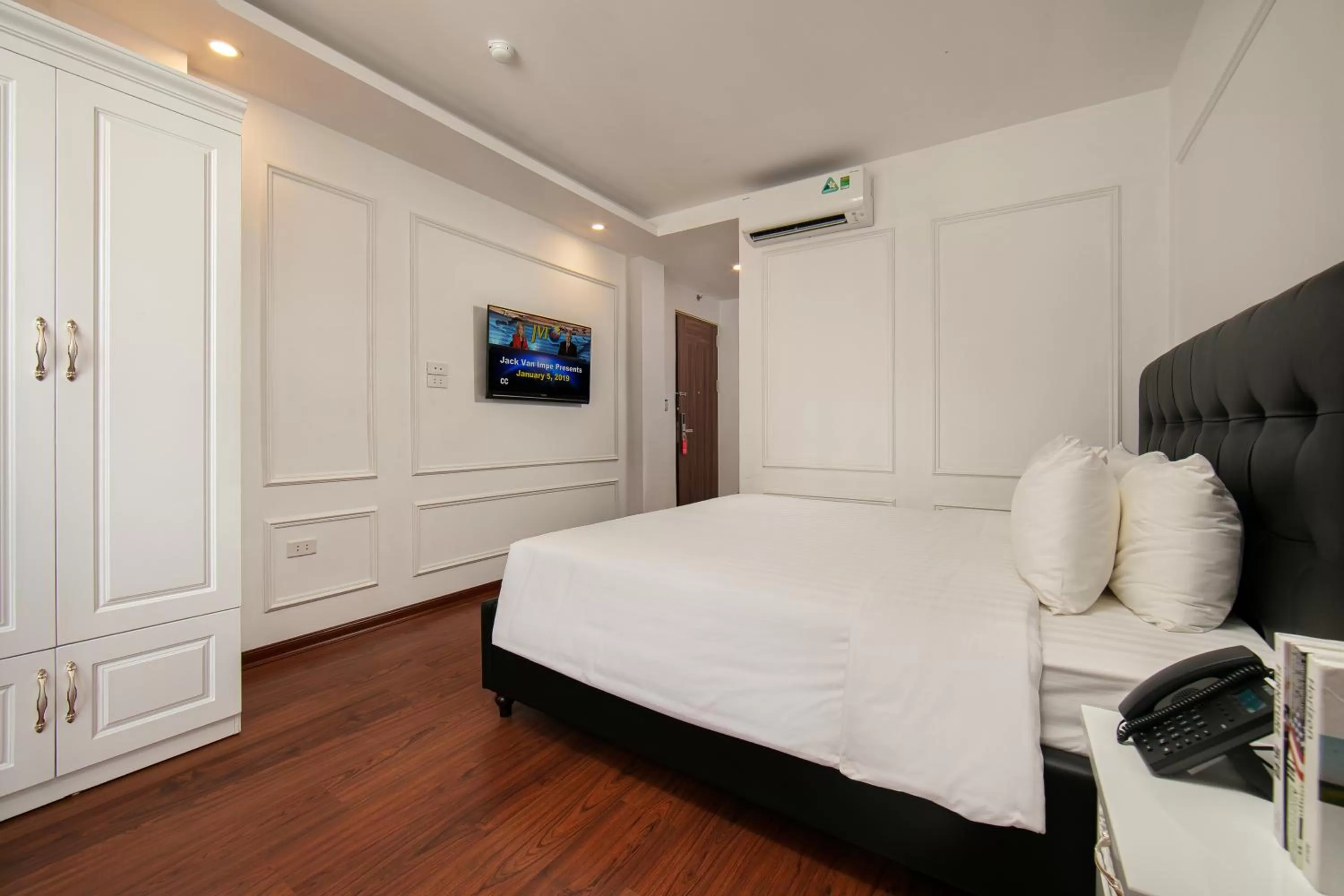 Bedroom, Bed in MIA HOTEL