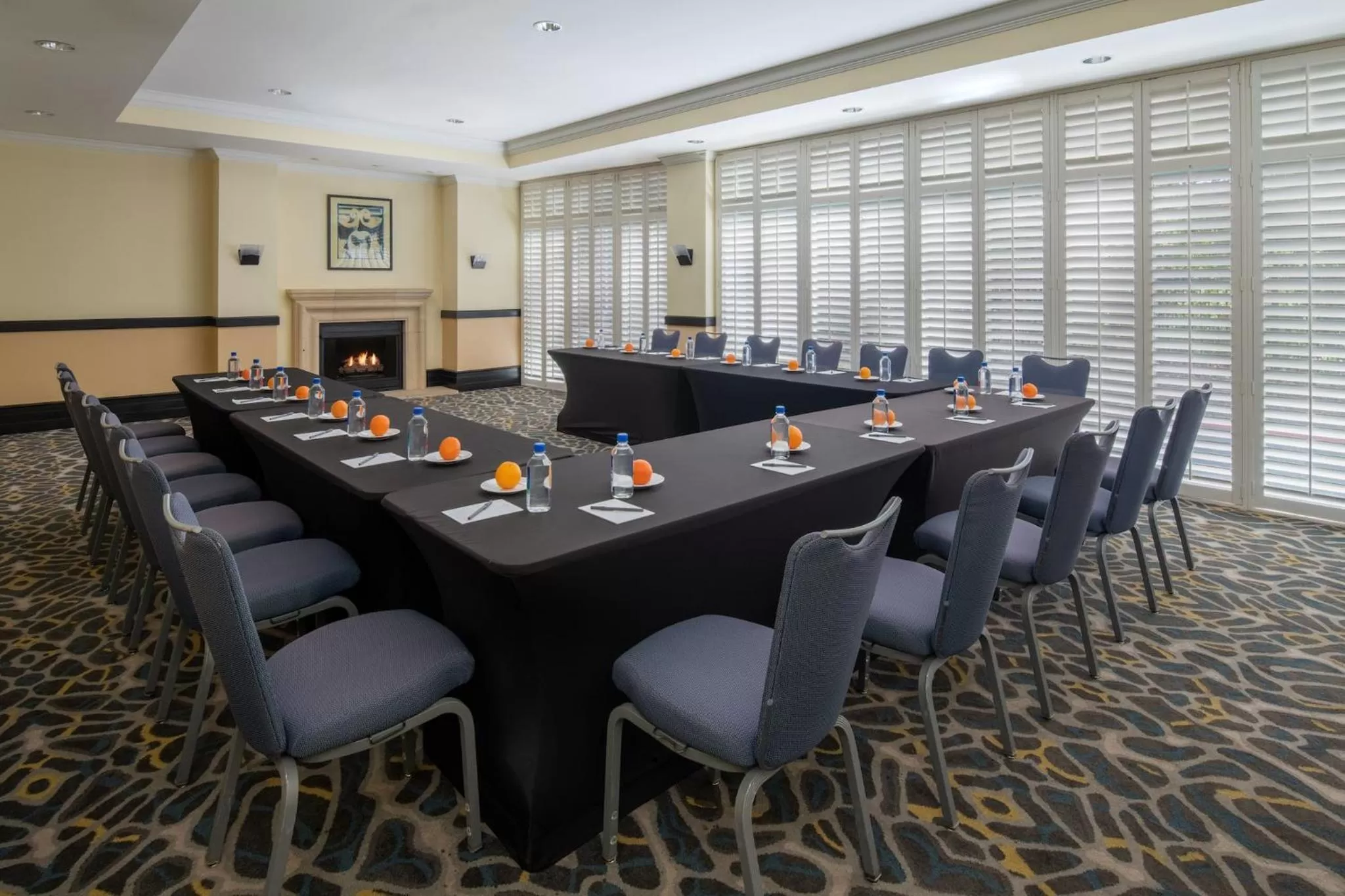 Meeting/conference room in Crowne Plaza Cabana Hotel by IHG
