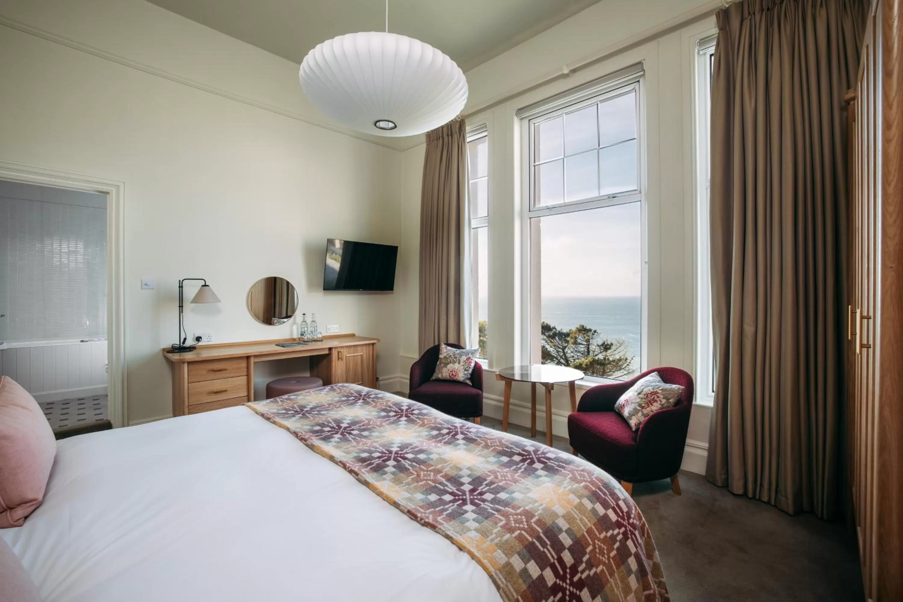 Bedroom, Bed in Polurrian on the Lizard