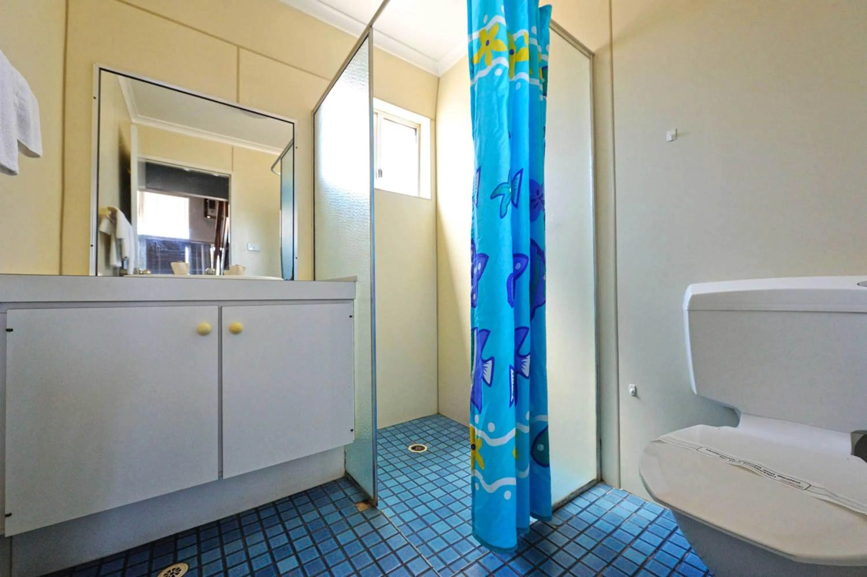 Bathroom in Abrolhos Reef Lodge