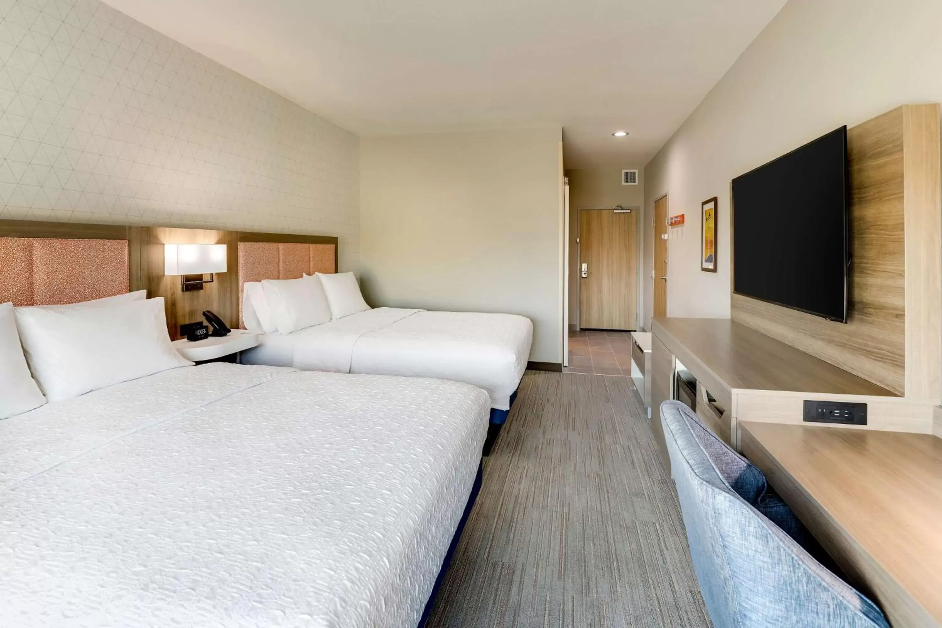 Queen Room with Two Queen Beds - Hearing Accessible in Hampton Inn & Suites Weatherford, Tx Queen Room with Two Queen Beds - Hearing Accessible in Hampton Inn & Suites Weatherford, Tx