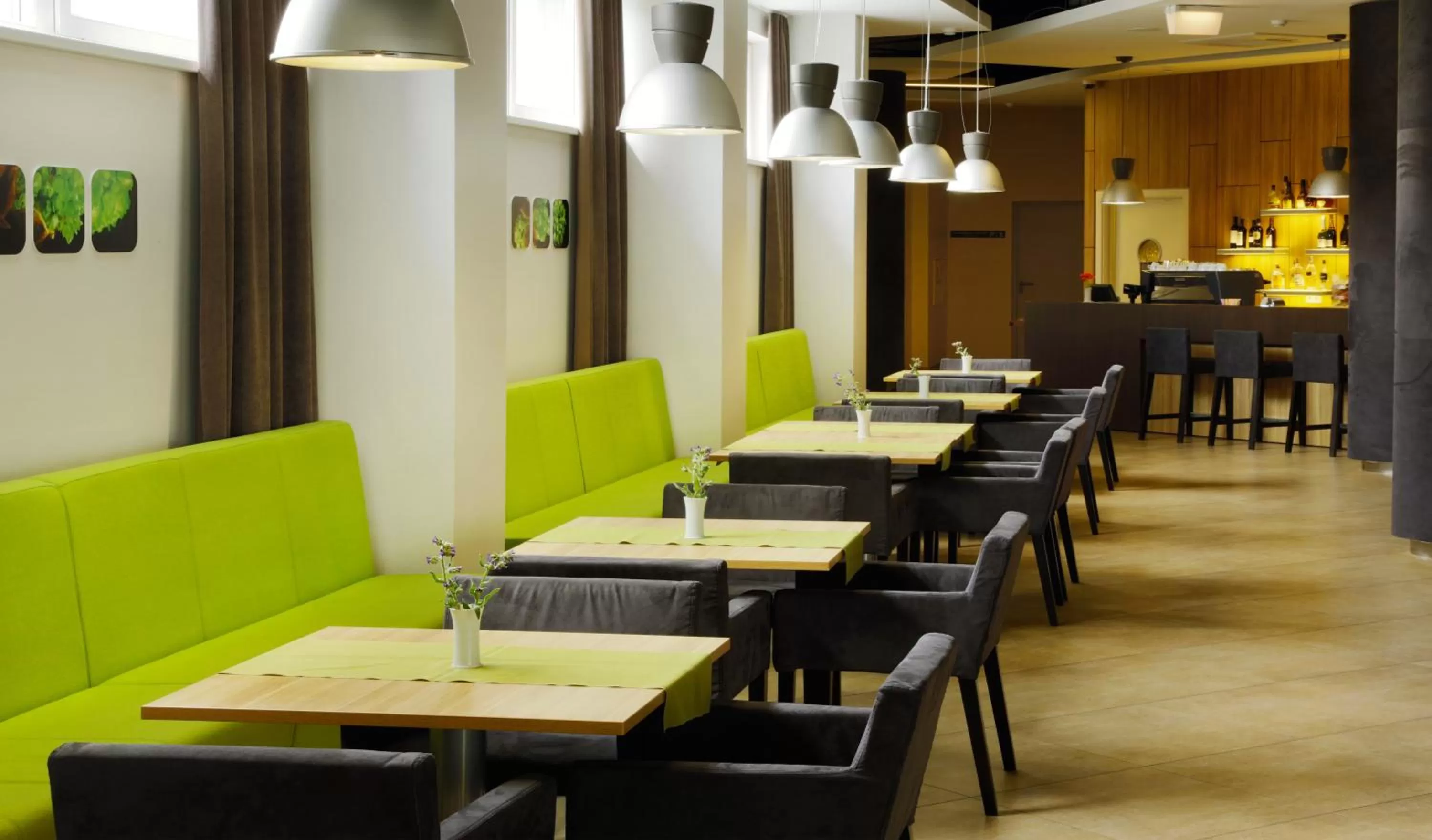 Restaurant/places to eat in Green Vilnius Hotel
