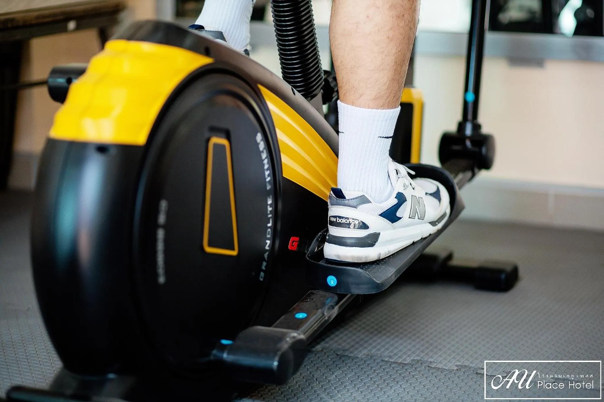 Fitness centre/facilities in AU Place Hotel