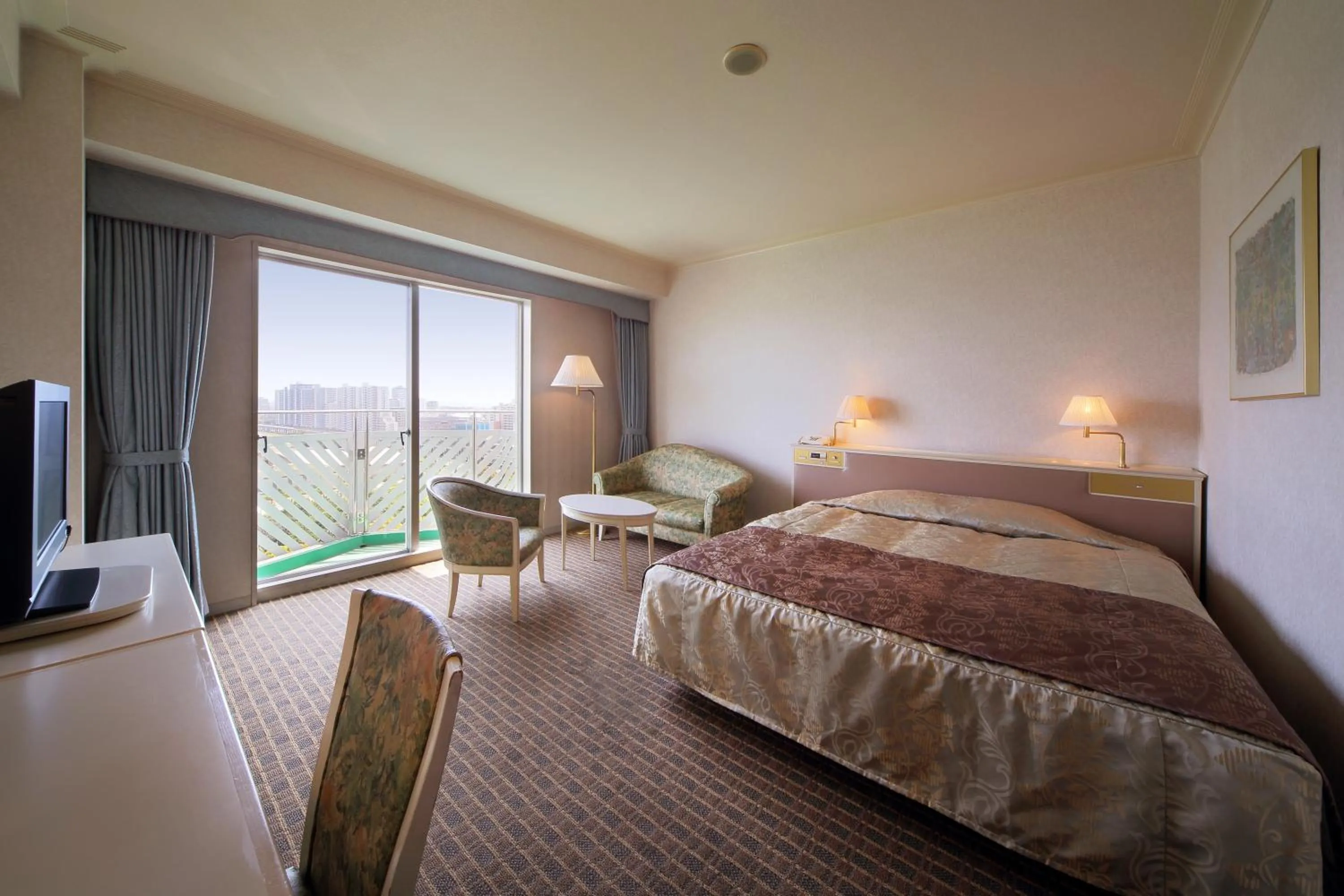 Photo of the whole room, Bed in Hotel Springs Makuhari