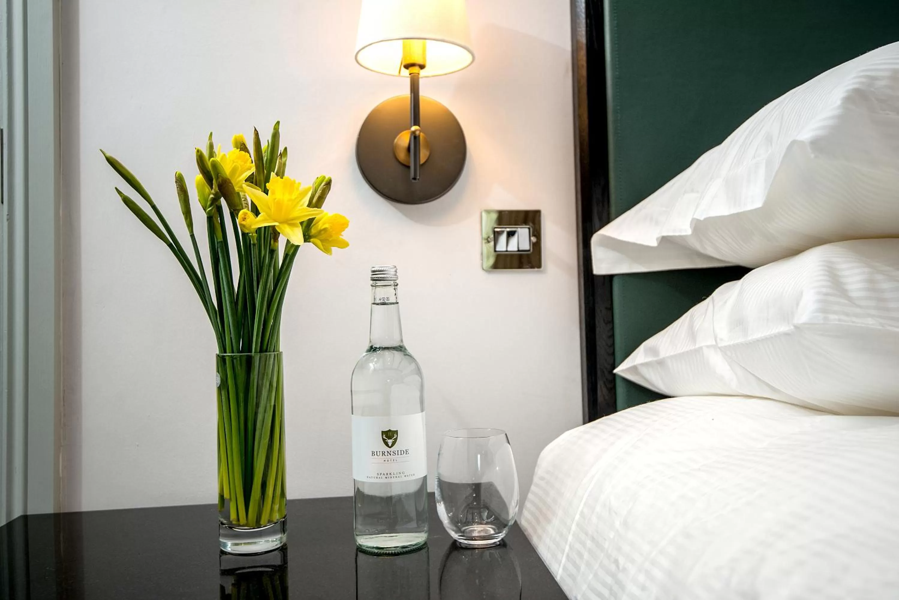 Bed in Burnside Hotel