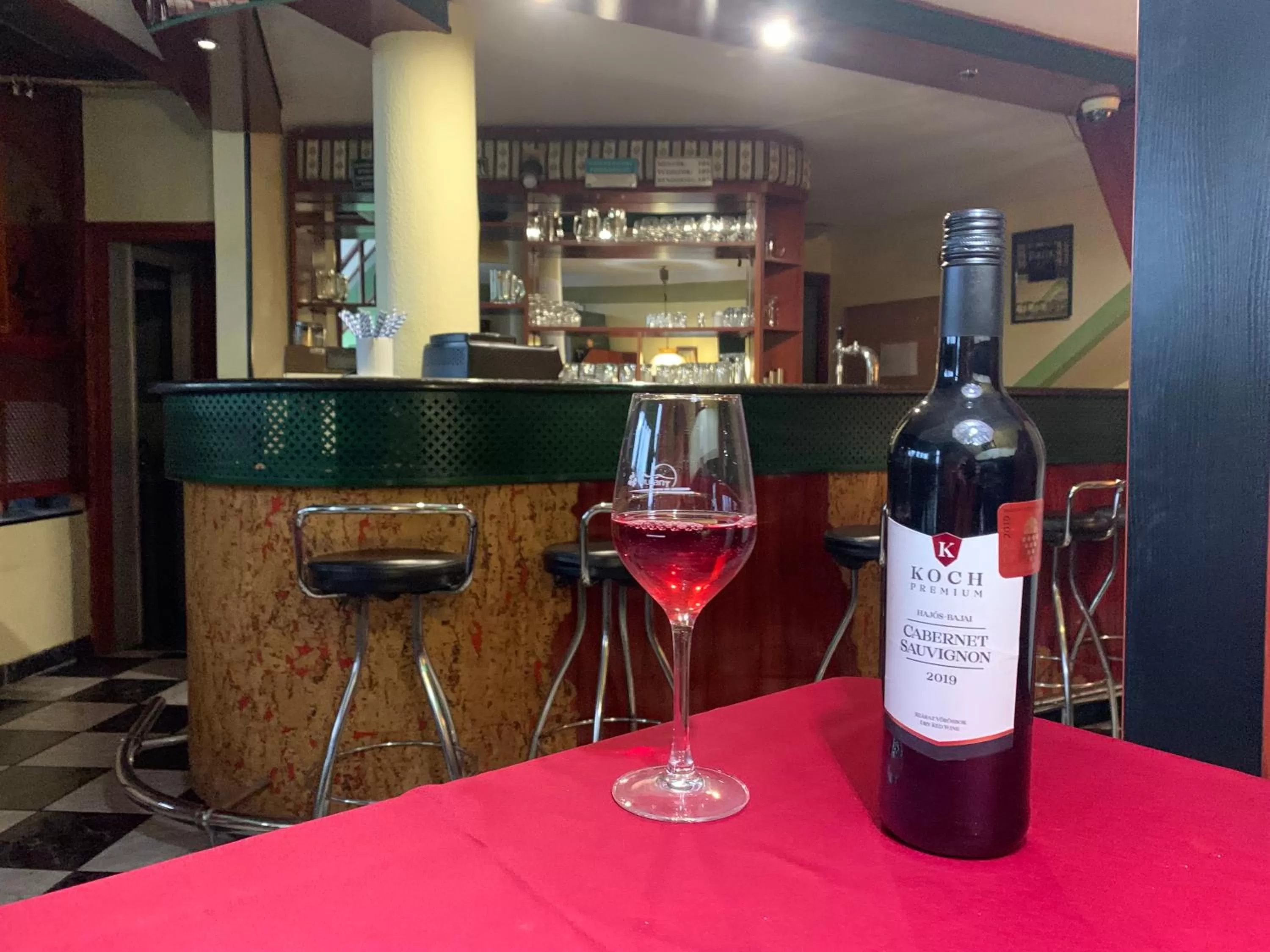 Lounge or bar in Várfal Wellness Panzió