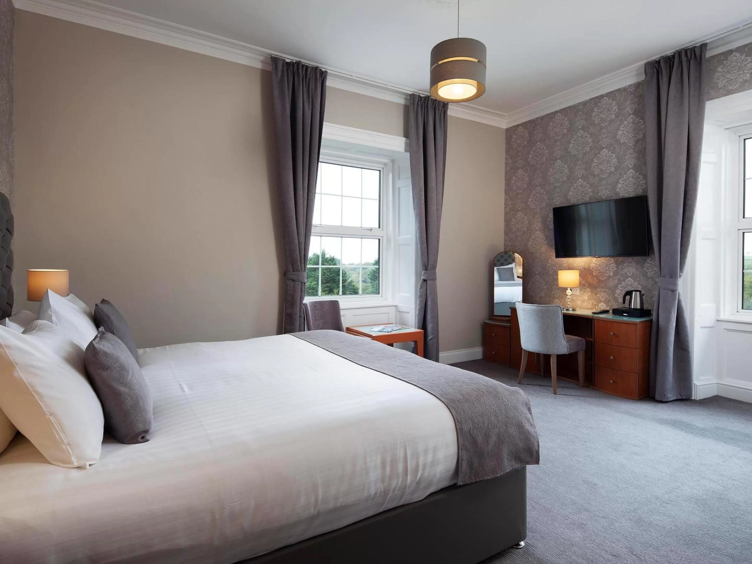 Bedroom, Bed in Elfordleigh Hotel
